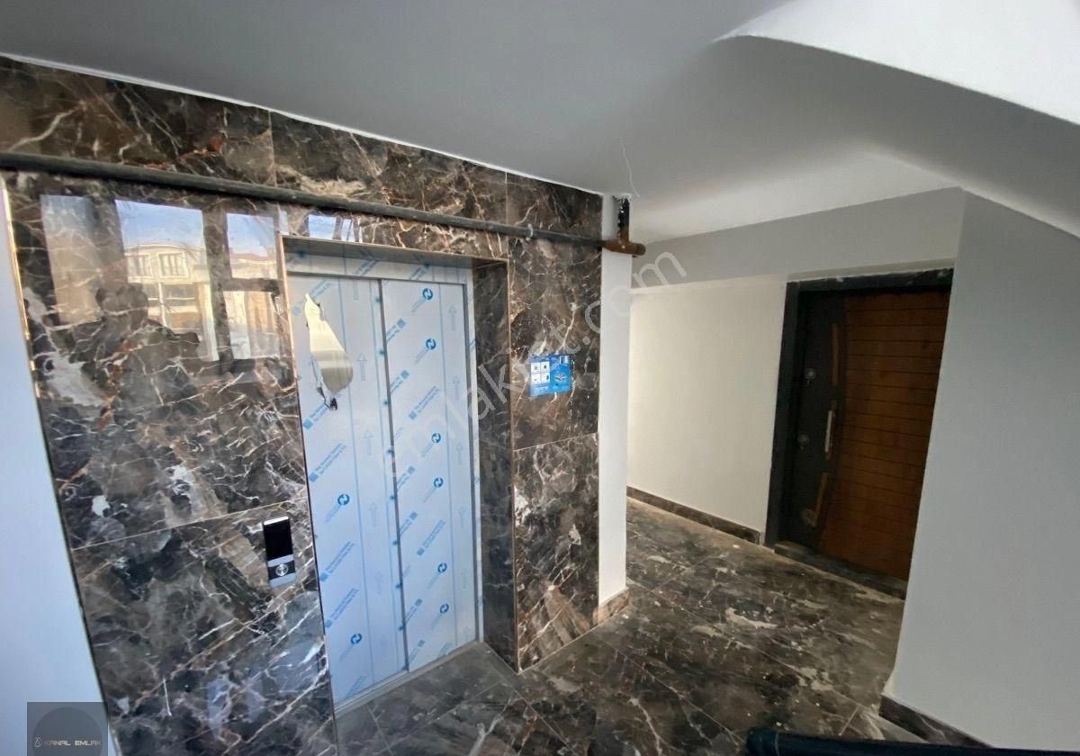 Güzelyalı Eğitim Mahallesi’nde Ayşin Park Sitesi’nde 3 + 1 Ara Kat Satılık Daire - Görsel 12
