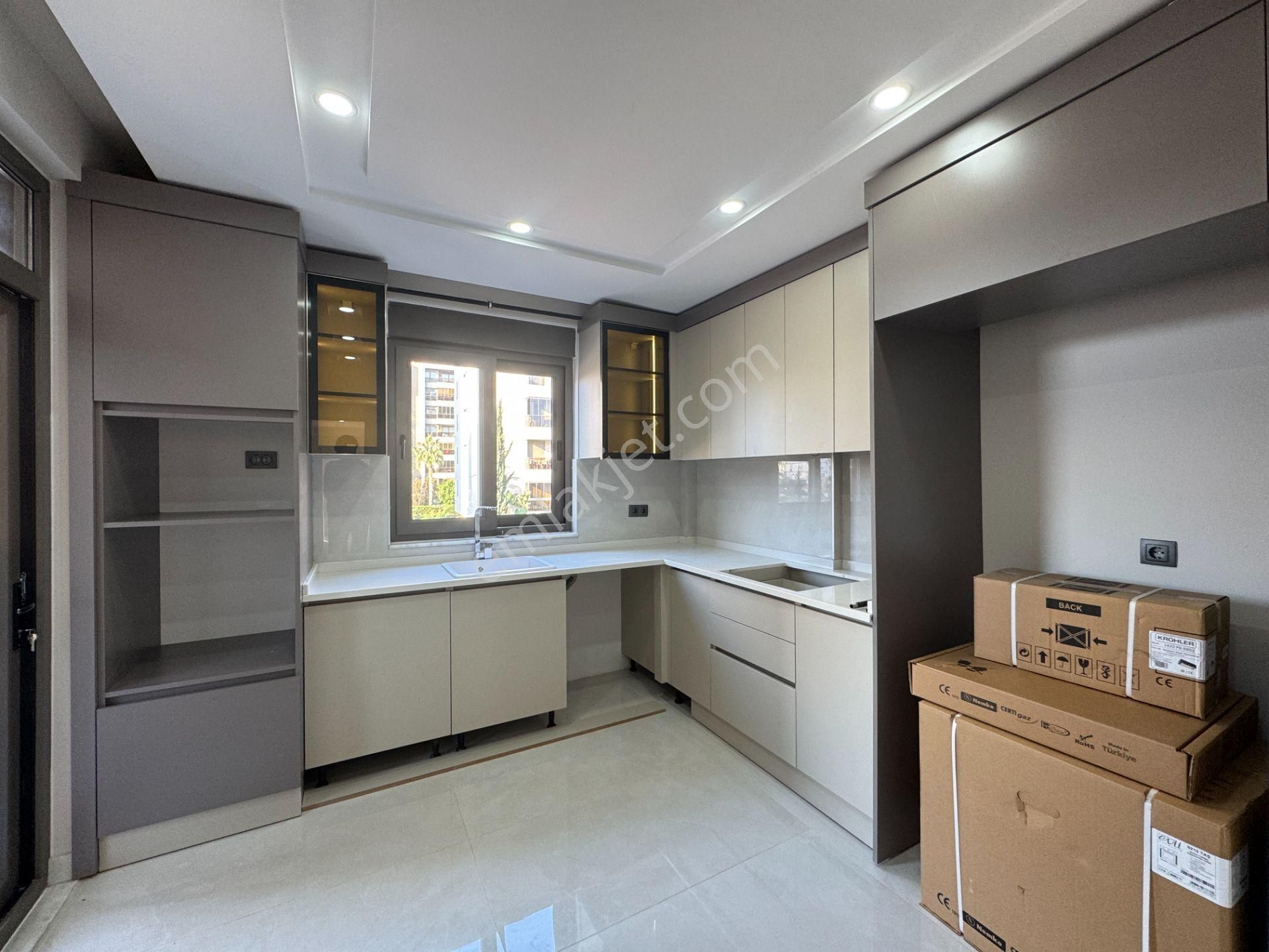 Yenigünde Yerden Isıtmalı Çatılı Lüks 2+1 Ler - Görsel 8