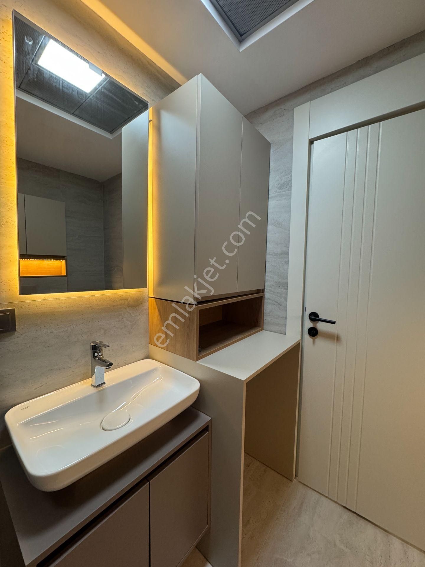 Yenigünde Yerden Isıtmalı Çatılı Lüks 2+1 Ler - Görsel 18