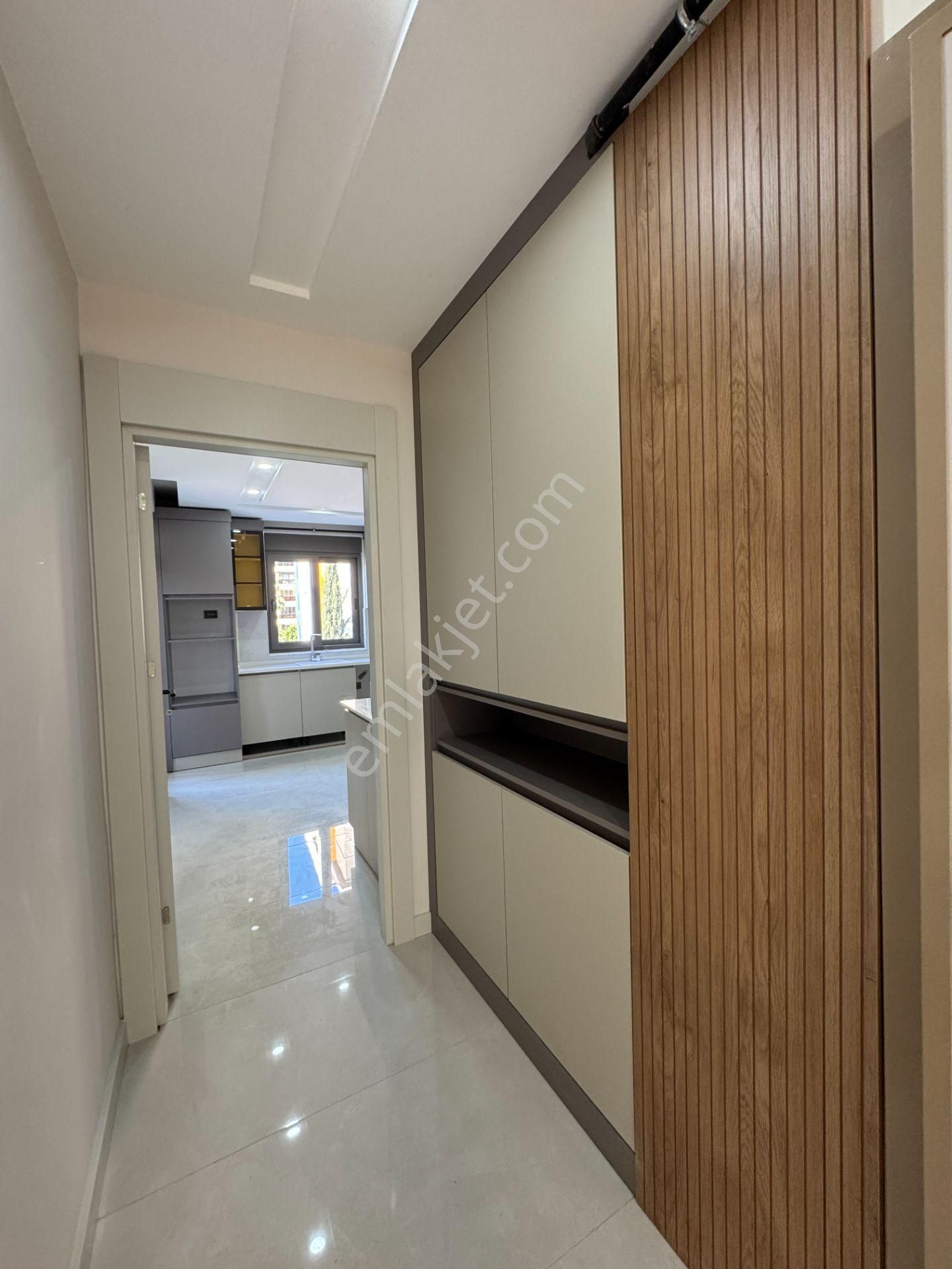 Yenigünde Yerden Isıtmalı Çatılı Lüks 2+1 Ler - Görsel 7