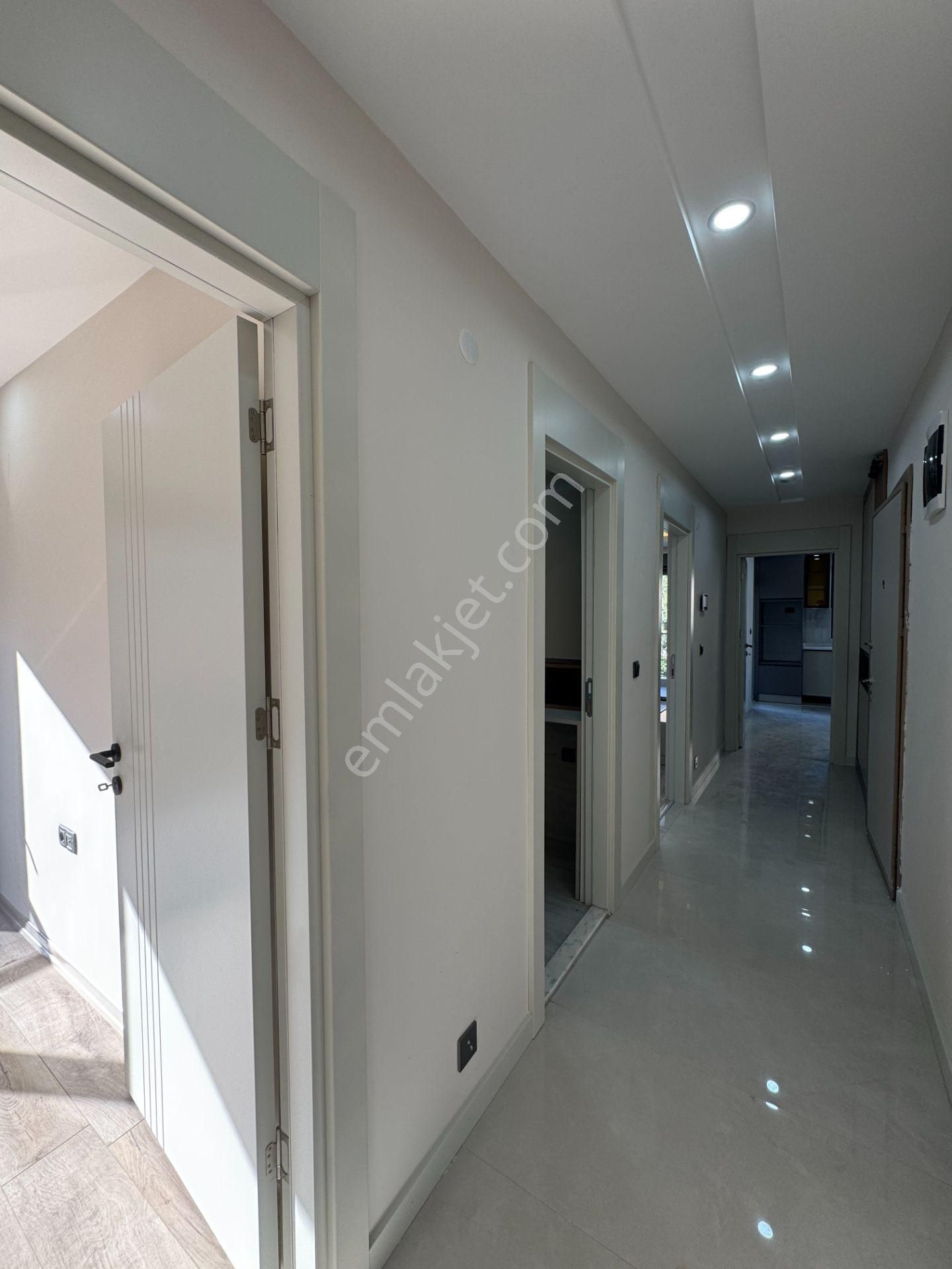 Yenigünde Yerden Isıtmalı Çatılı Lüks 2+1 Ler - Görsel 27