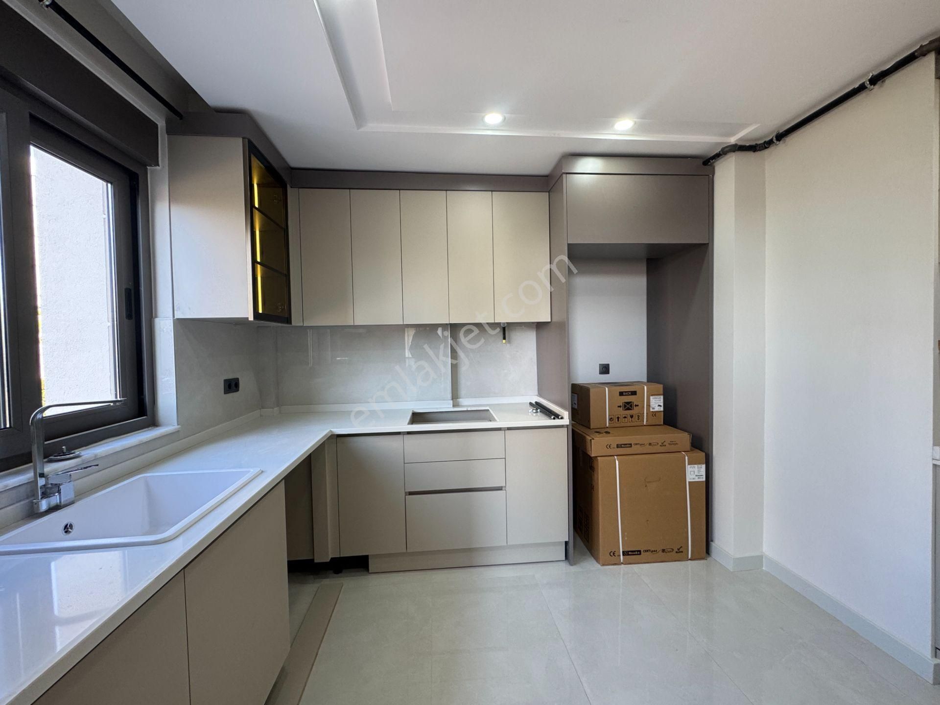 Yenigünde Yerden Isıtmalı Çatılı Lüks 2+1 Ler - Görsel 10