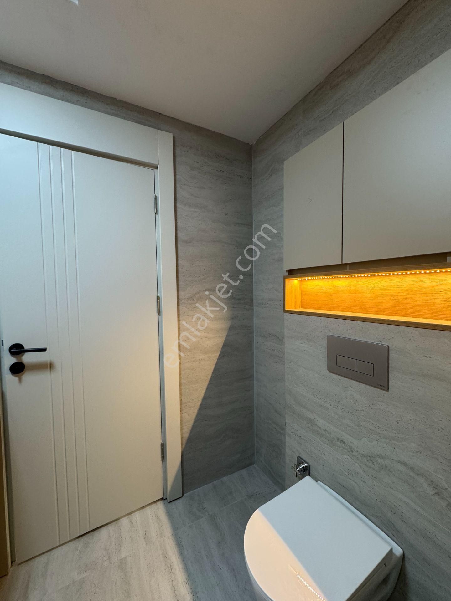 Yenigünde Yerden Isıtmalı Çatılı Lüks 2+1 Ler - Görsel 17