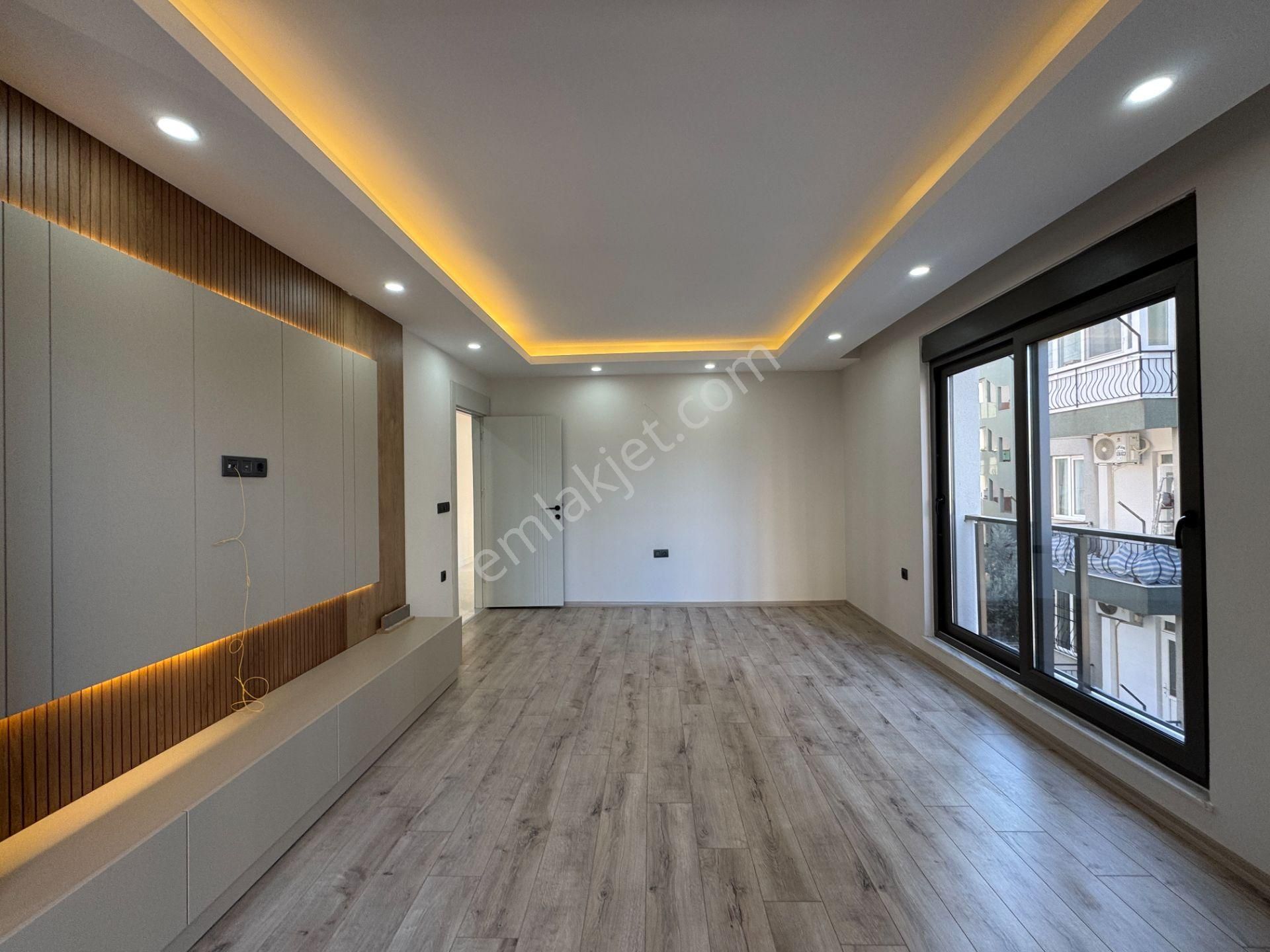 Yenigünde Yerden Isıtmalı Çatılı Lüks 2+1 Ler - Görsel 5