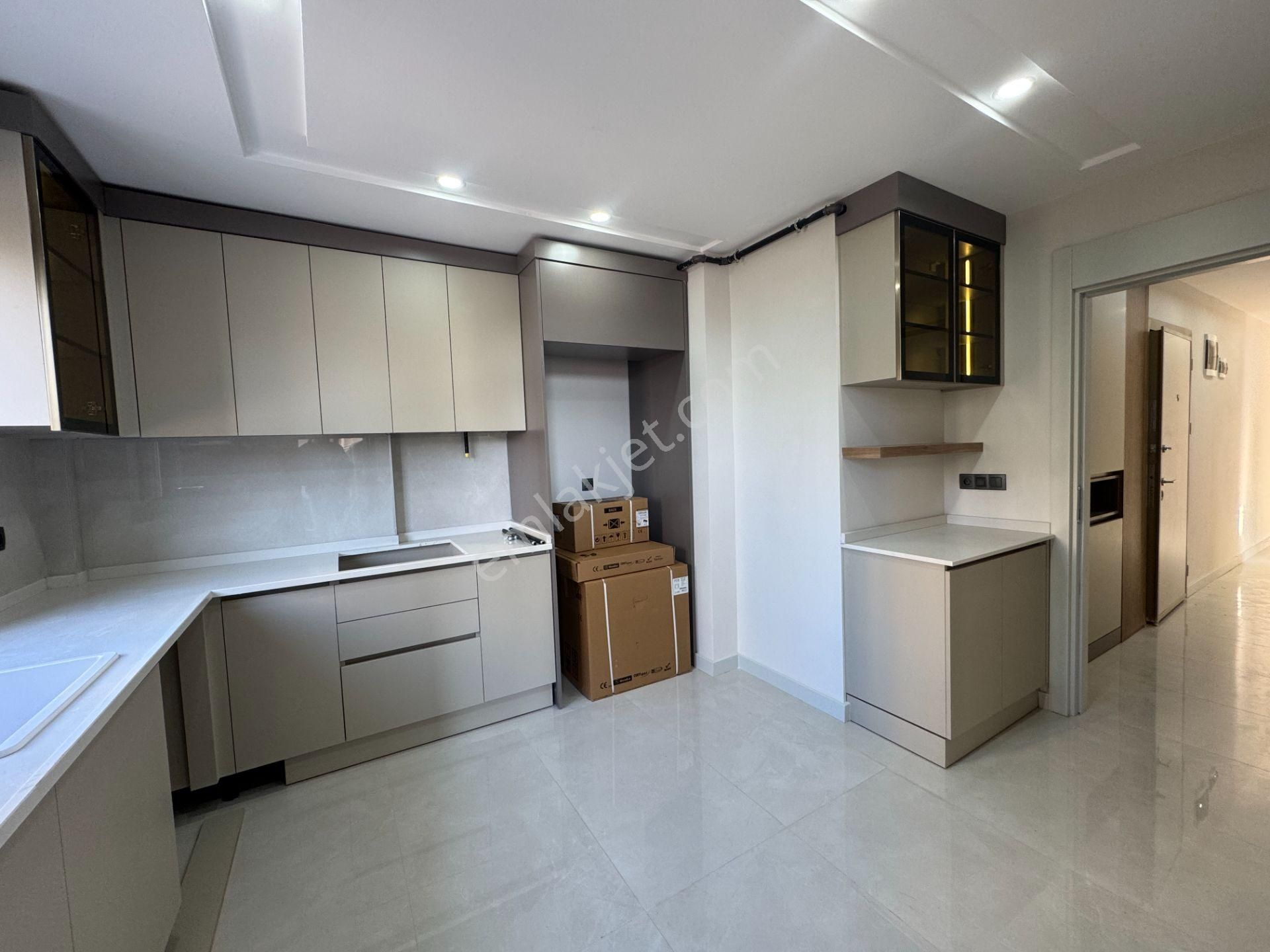 Yenigünde Yerden Isıtmalı Çatılı Lüks 2+1 Ler - Görsel 9