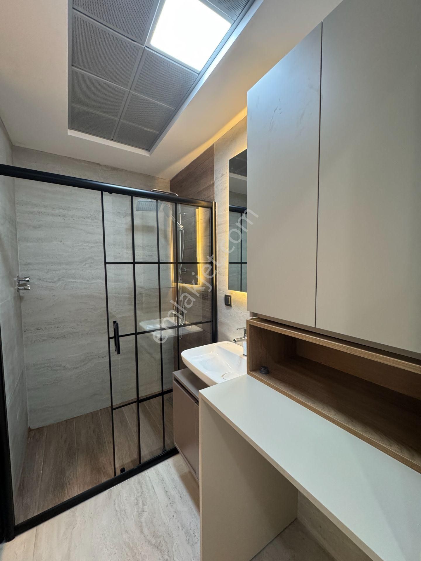 Yenigünde Yerden Isıtmalı Çatılı Lüks 2+1 Ler - Görsel 15