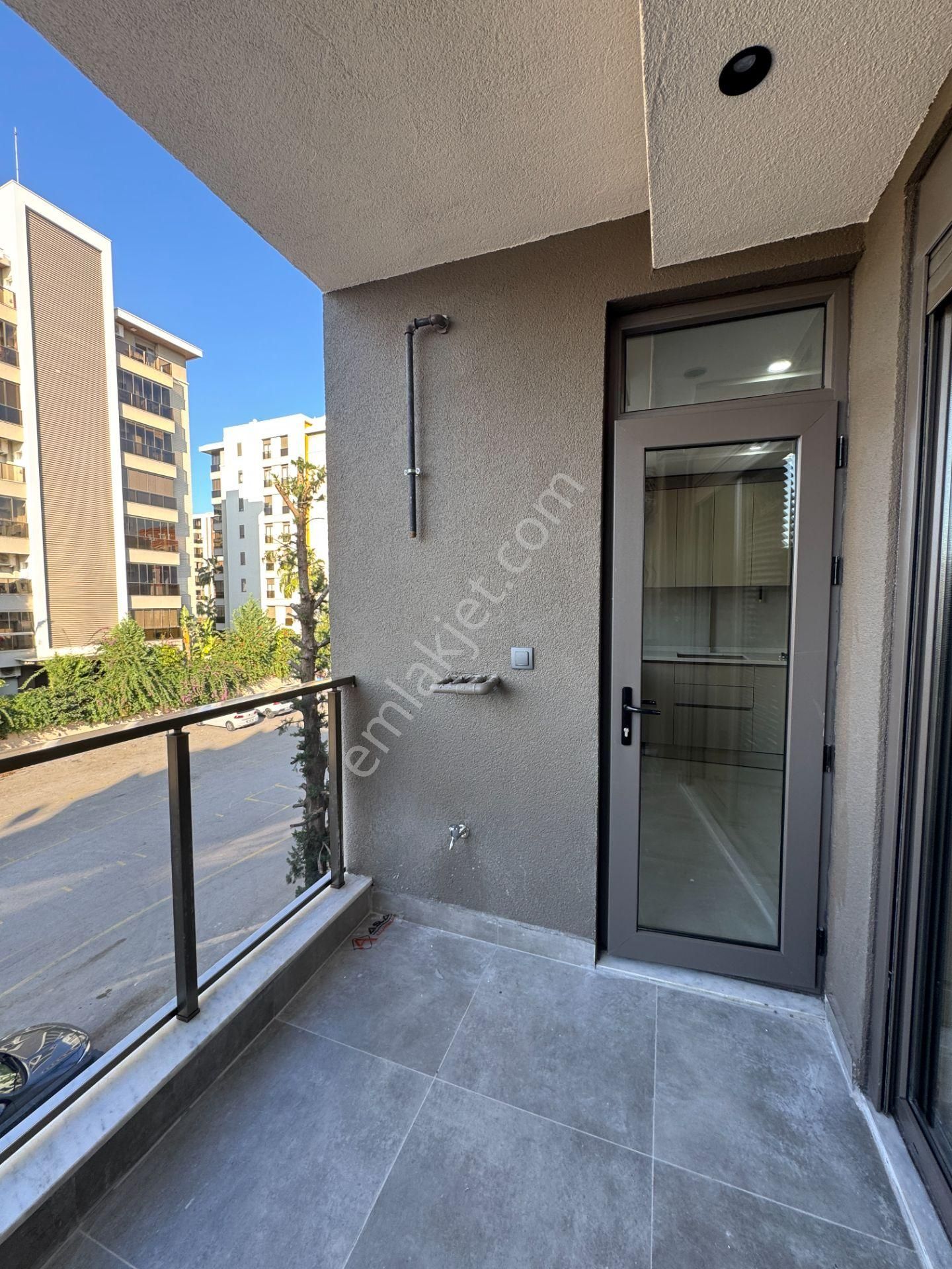 Yenigünde Yerden Isıtmalı Çatılı Lüks 2+1 Ler - Görsel 4