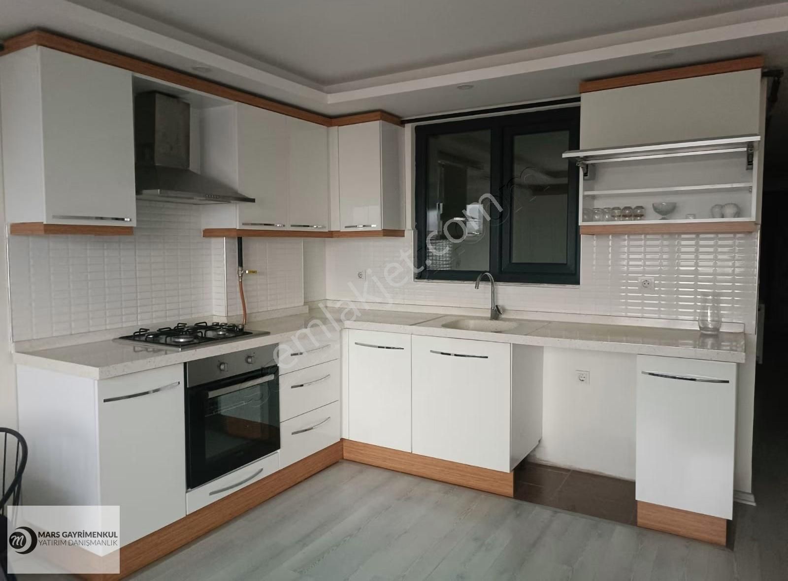 Karesi Atatürk Mah. Otel Basri Yanı Kiralık Arakat 1+1 Daire - Görsel 4