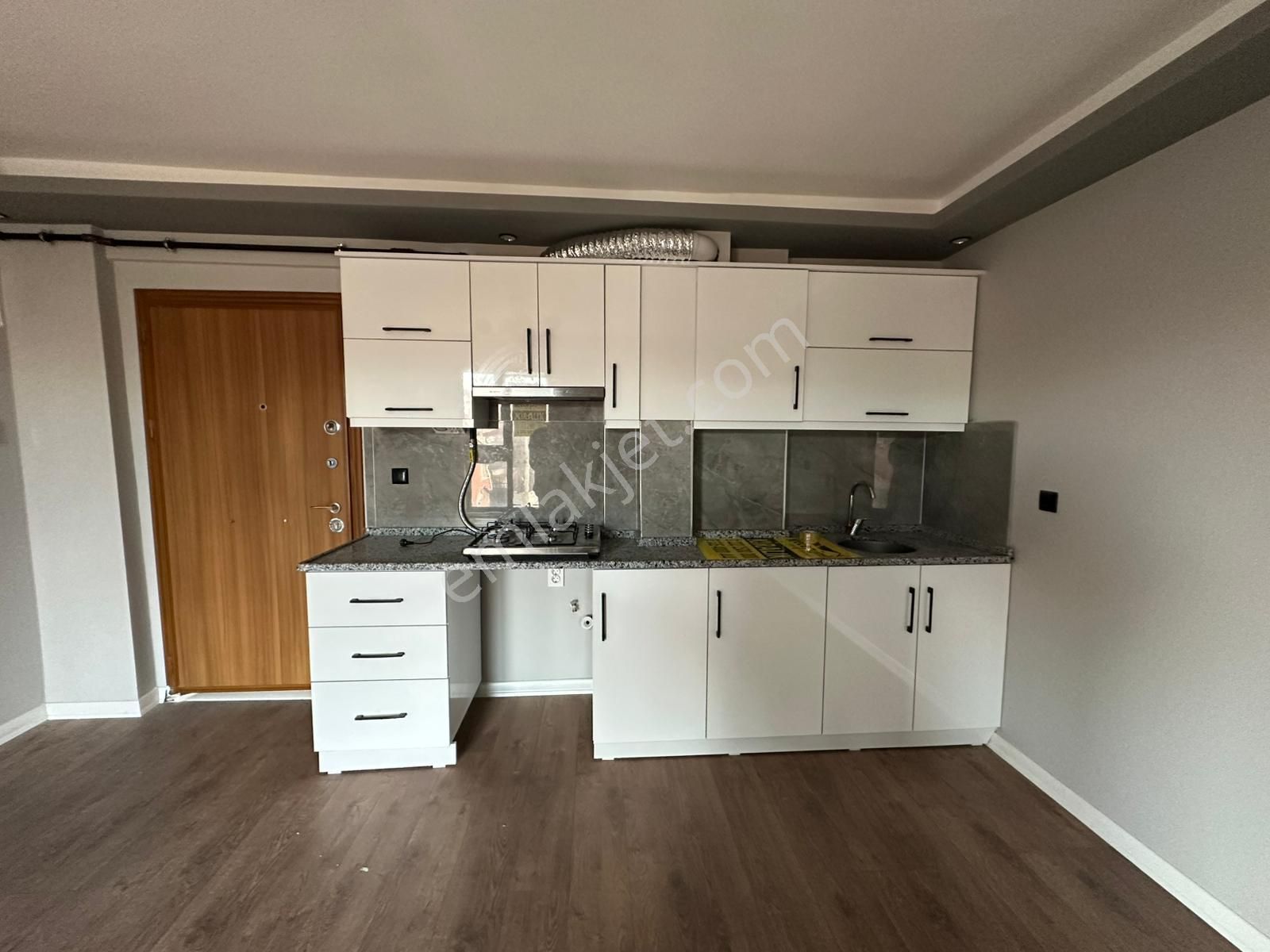 Recep Ümit Emlak'tan Şarhöyük Mahallesi Büyük Park Yakınında (sıfır) Kiralık 1+1 Ferah Daire - Görsel 2