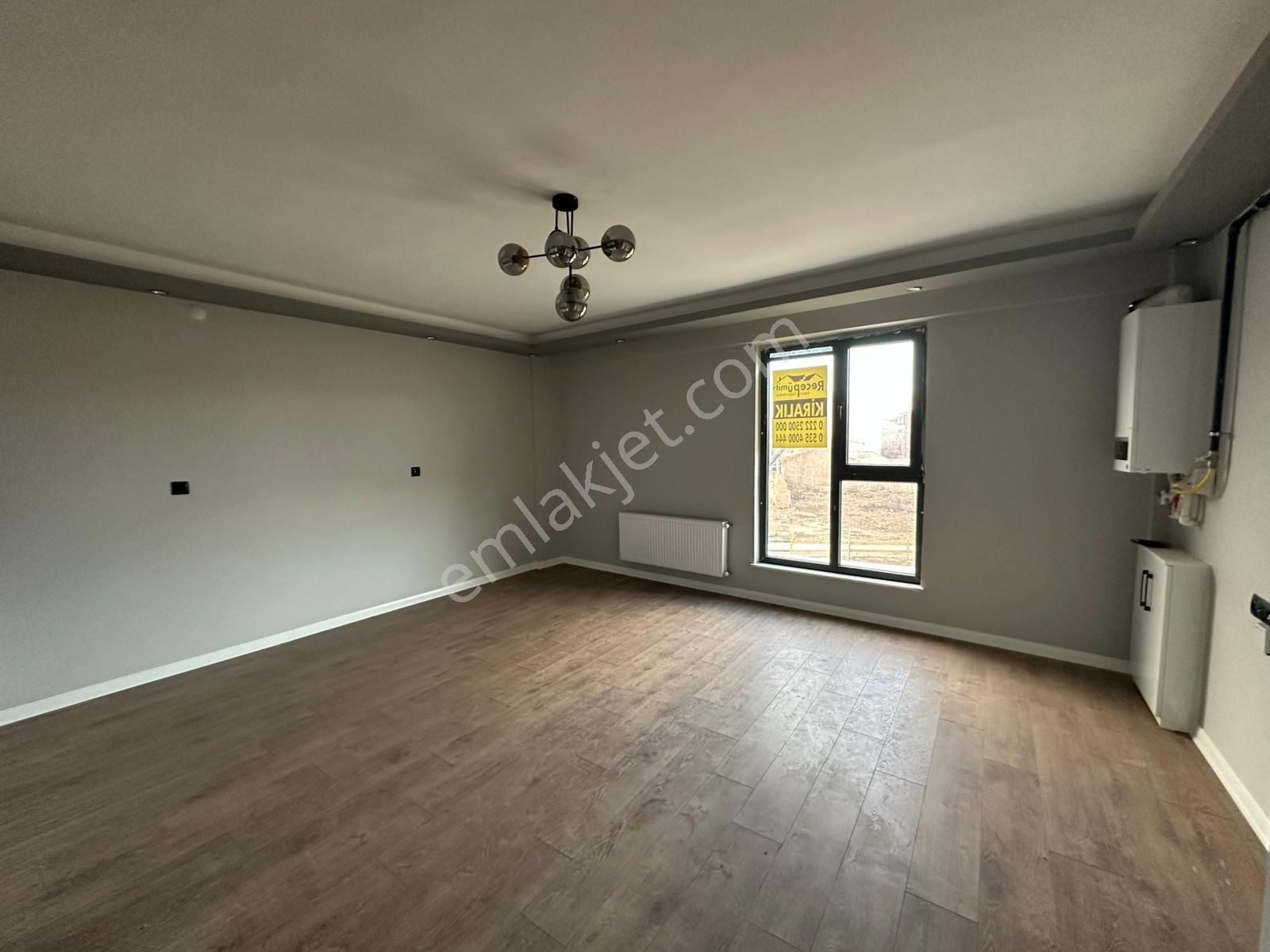 Recep Ümit Emlak'tan Şarhöyük Mahallesi Büyük Park Yakınında (sıfır) Kiralık 1+1 Ferah Daire - Görsel 13