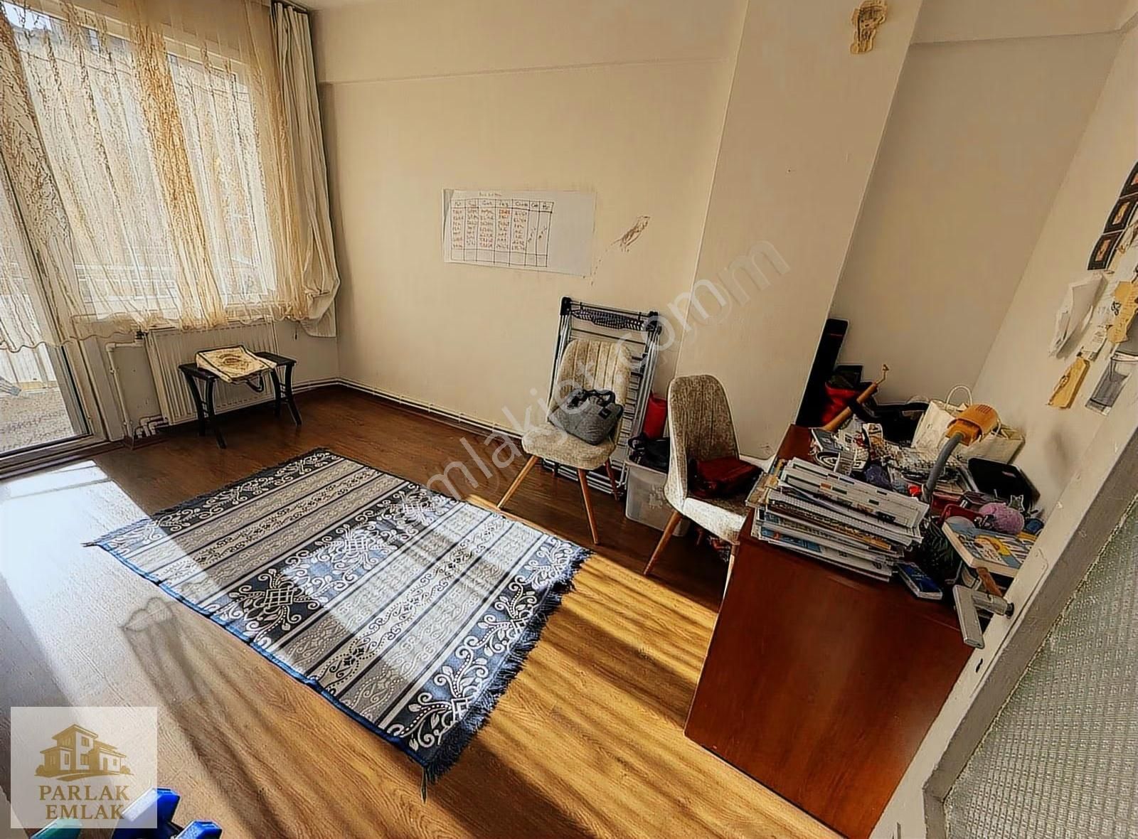 Parlak'tan Sultantepe^de 3+1 Geniş Merkez^e Yakın Ara Kat Daire^ - Görsel 8