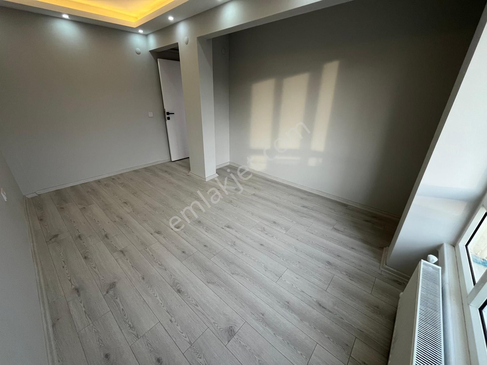 Asil'den Poligonda Cadde Üzeri 2+1 Lüks Yapılı Arakat Daire - Görsel 12