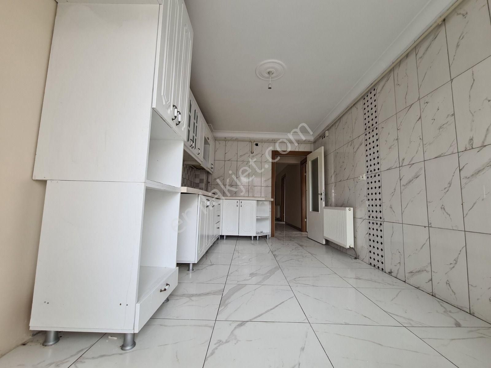 Muhteşem Lokasyon & Emsalsiz Fiyat İle Cadde Üzeri Köşebaşı 4+1 - Görsel 2