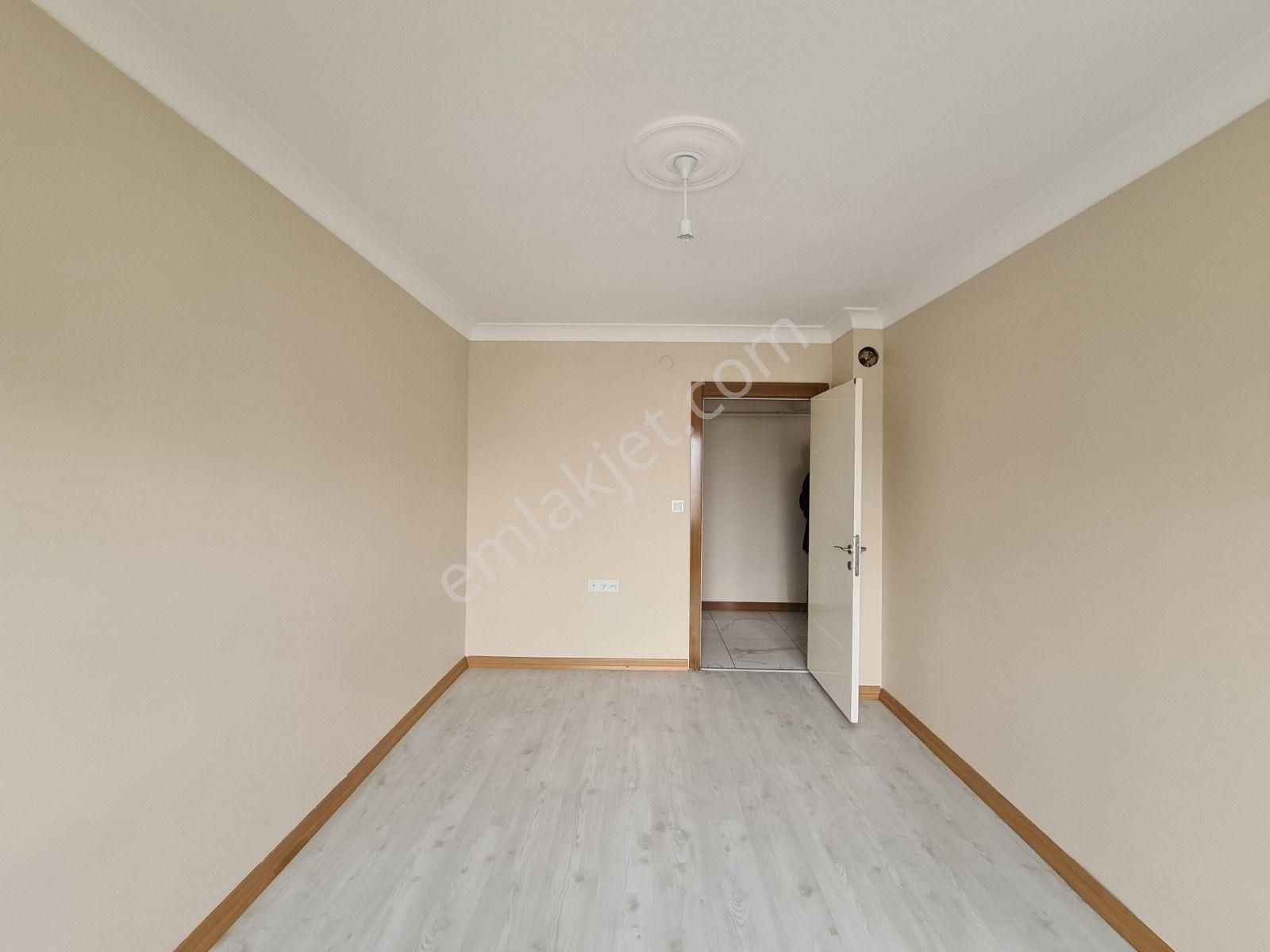 Muhteşem Lokasyon & Emsalsiz Fiyat İle Cadde Üzeri Köşebaşı 4+1 - Görsel 23