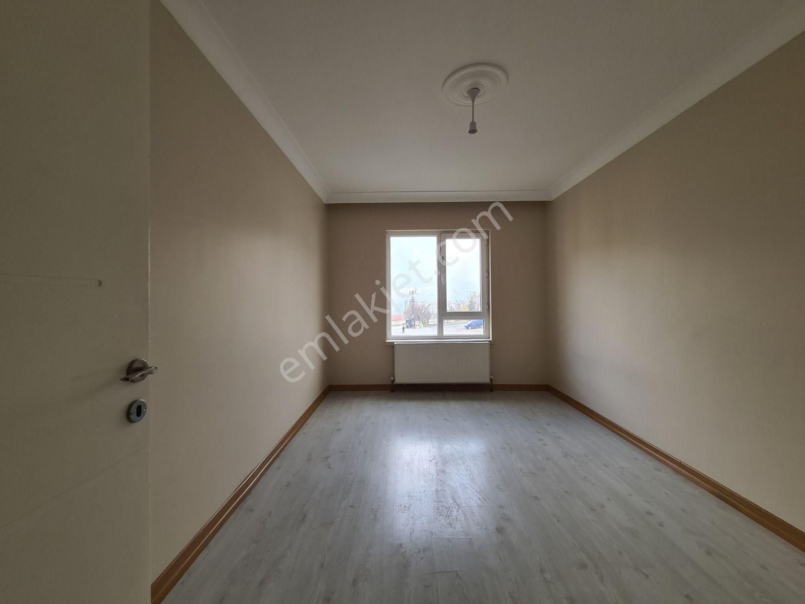 Muhteşem Lokasyon & Emsalsiz Fiyat İle Cadde Üzeri Köşebaşı 4+1 - Görsel 22