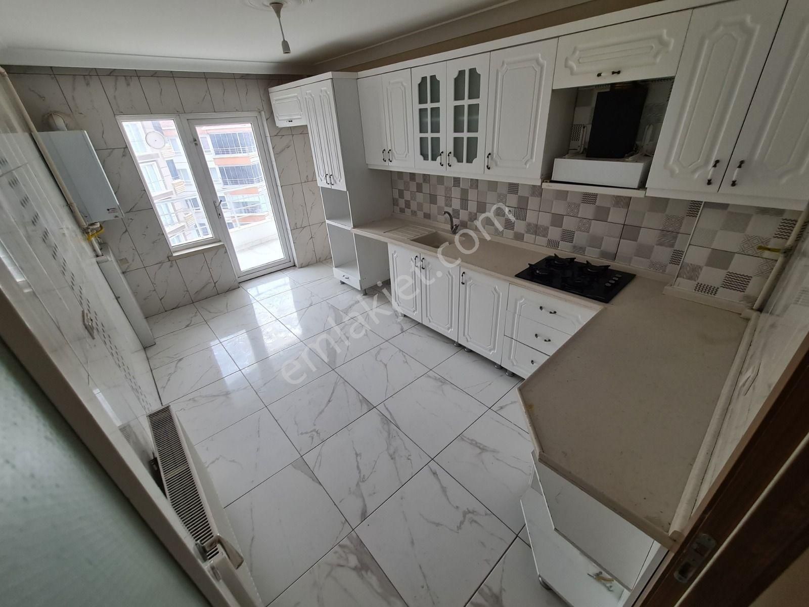 Muhteşem Lokasyon & Emsalsiz Fiyat İle Cadde Üzeri Köşebaşı 4+1 - Görsel 8