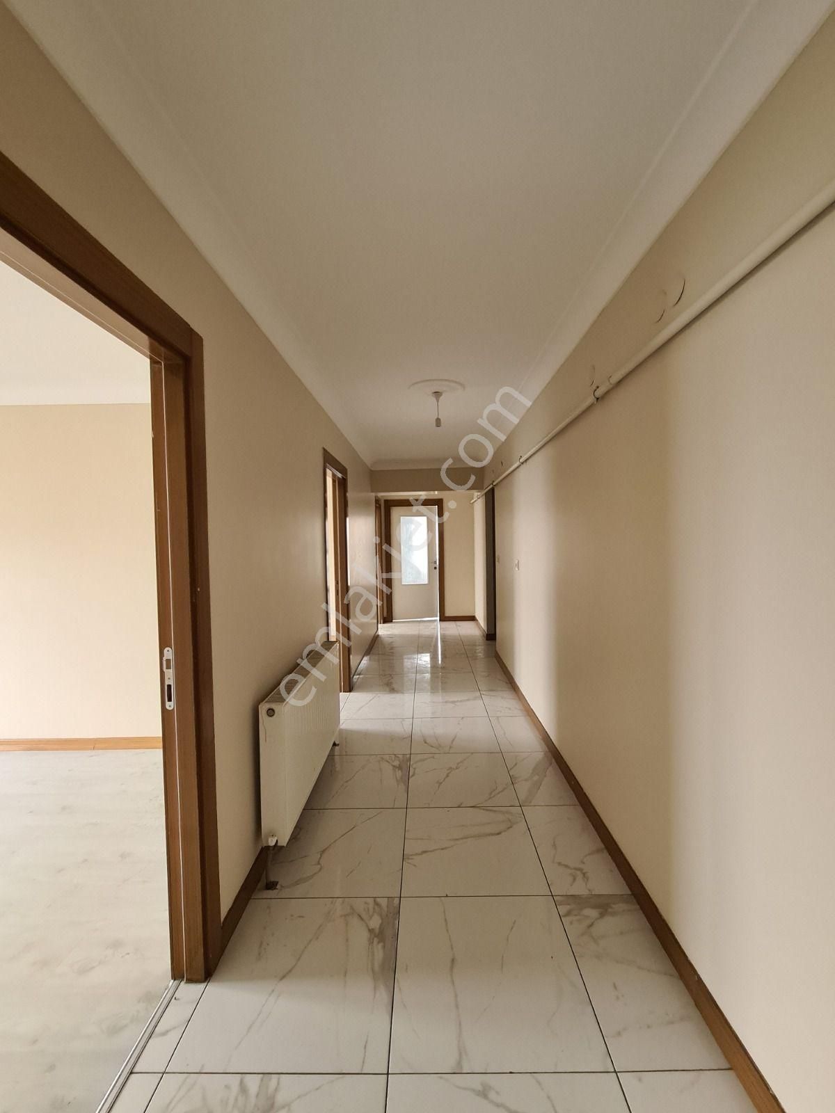 Muhteşem Lokasyon & Emsalsiz Fiyat İle Cadde Üzeri Köşebaşı 4+1 - Görsel 30