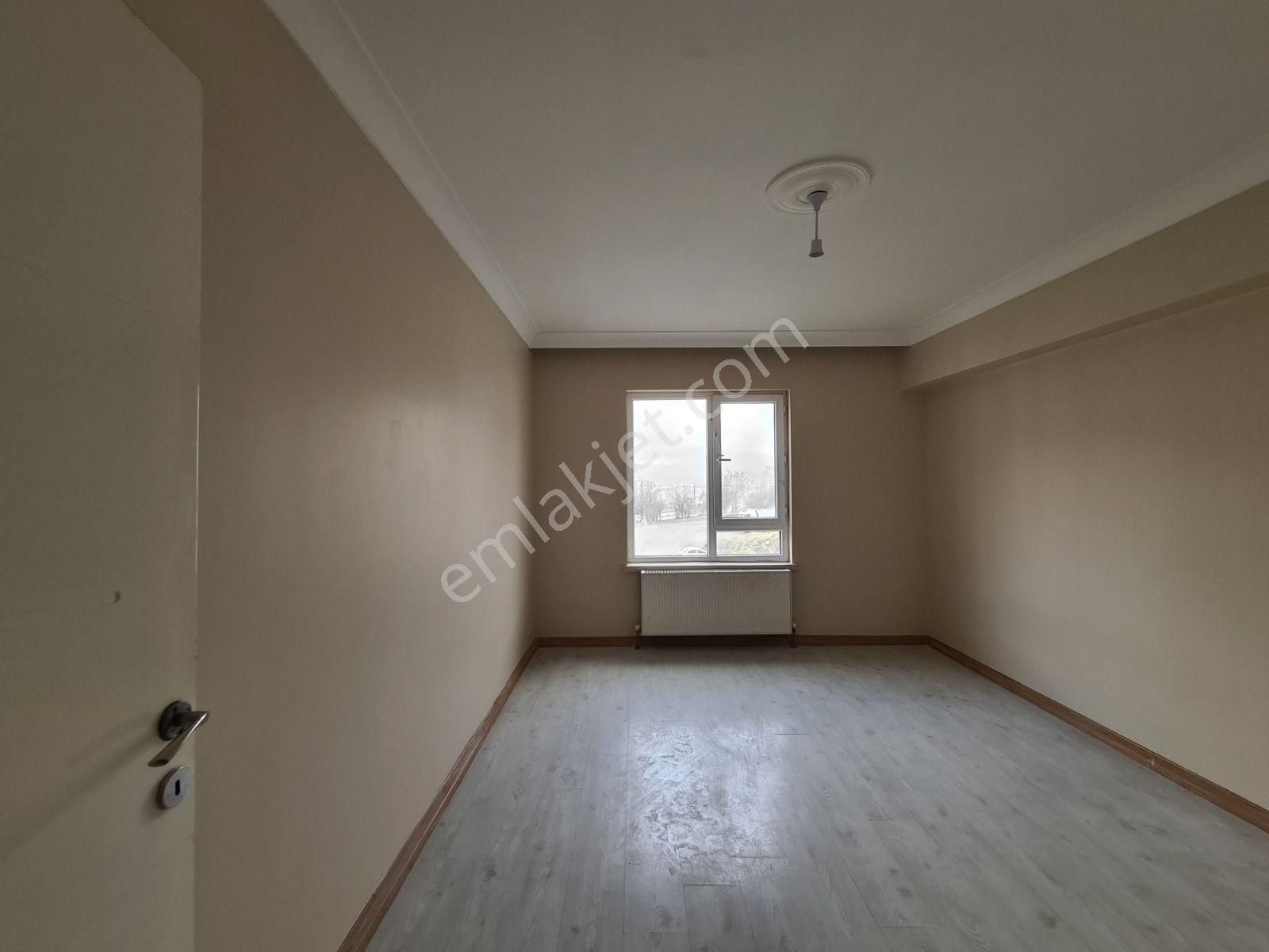 Muhteşem Lokasyon & Emsalsiz Fiyat İle Cadde Üzeri Köşebaşı 4+1 - Görsel 17