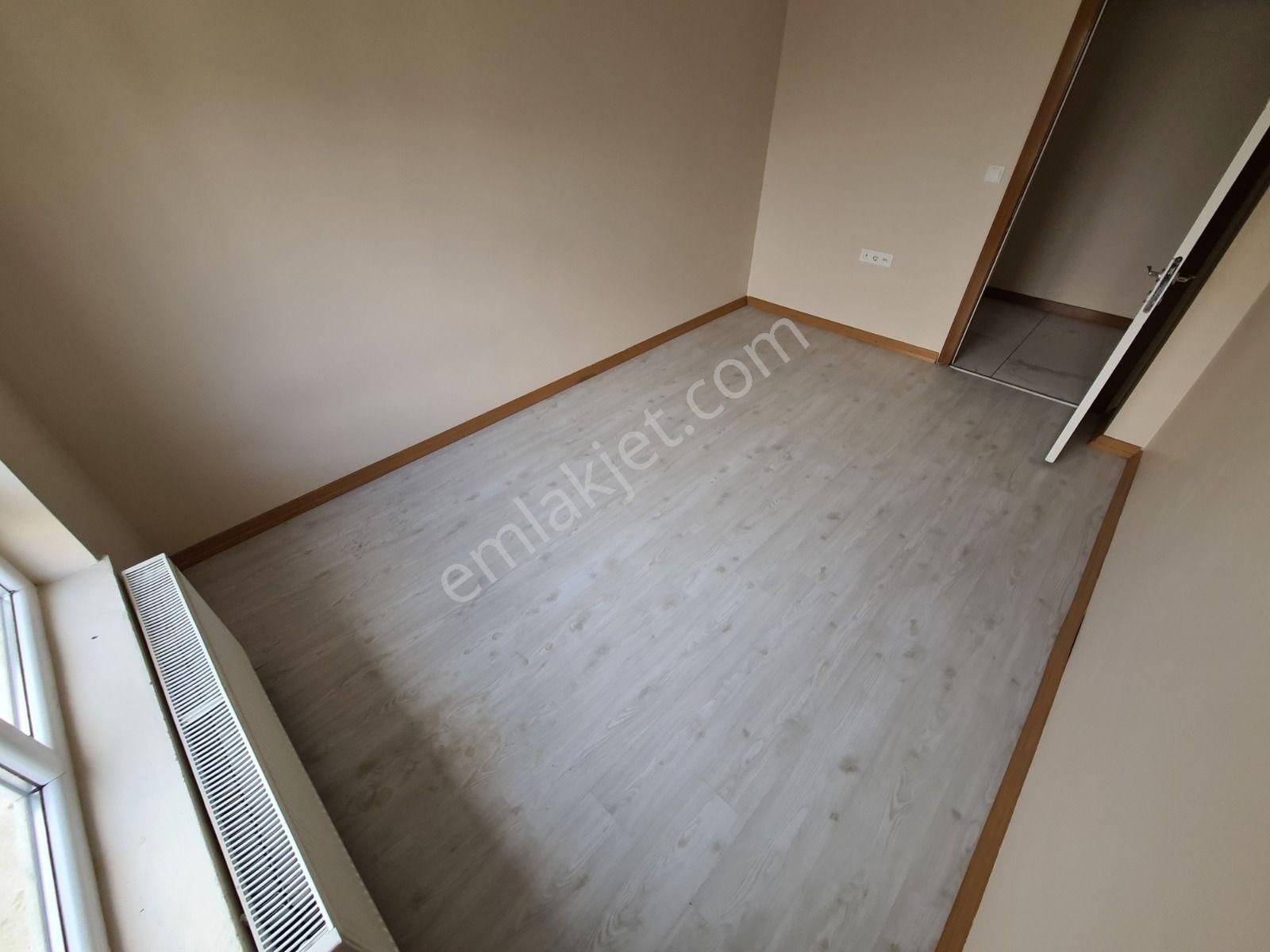 Muhteşem Lokasyon & Emsalsiz Fiyat İle Cadde Üzeri Köşebaşı 4+1 - Görsel 24