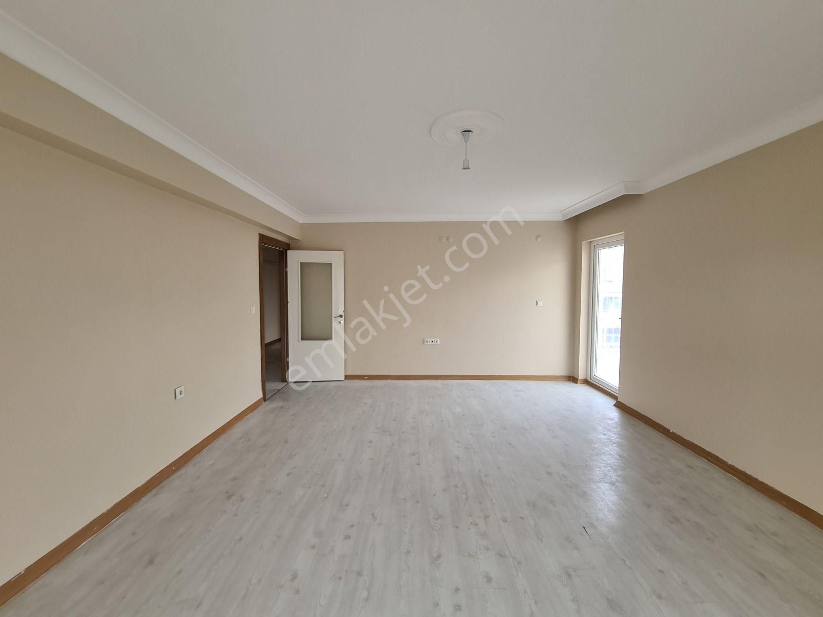 Muhteşem Lokasyon & Emsalsiz Fiyat İle Cadde Üzeri Köşebaşı 4+1 - Görsel 11