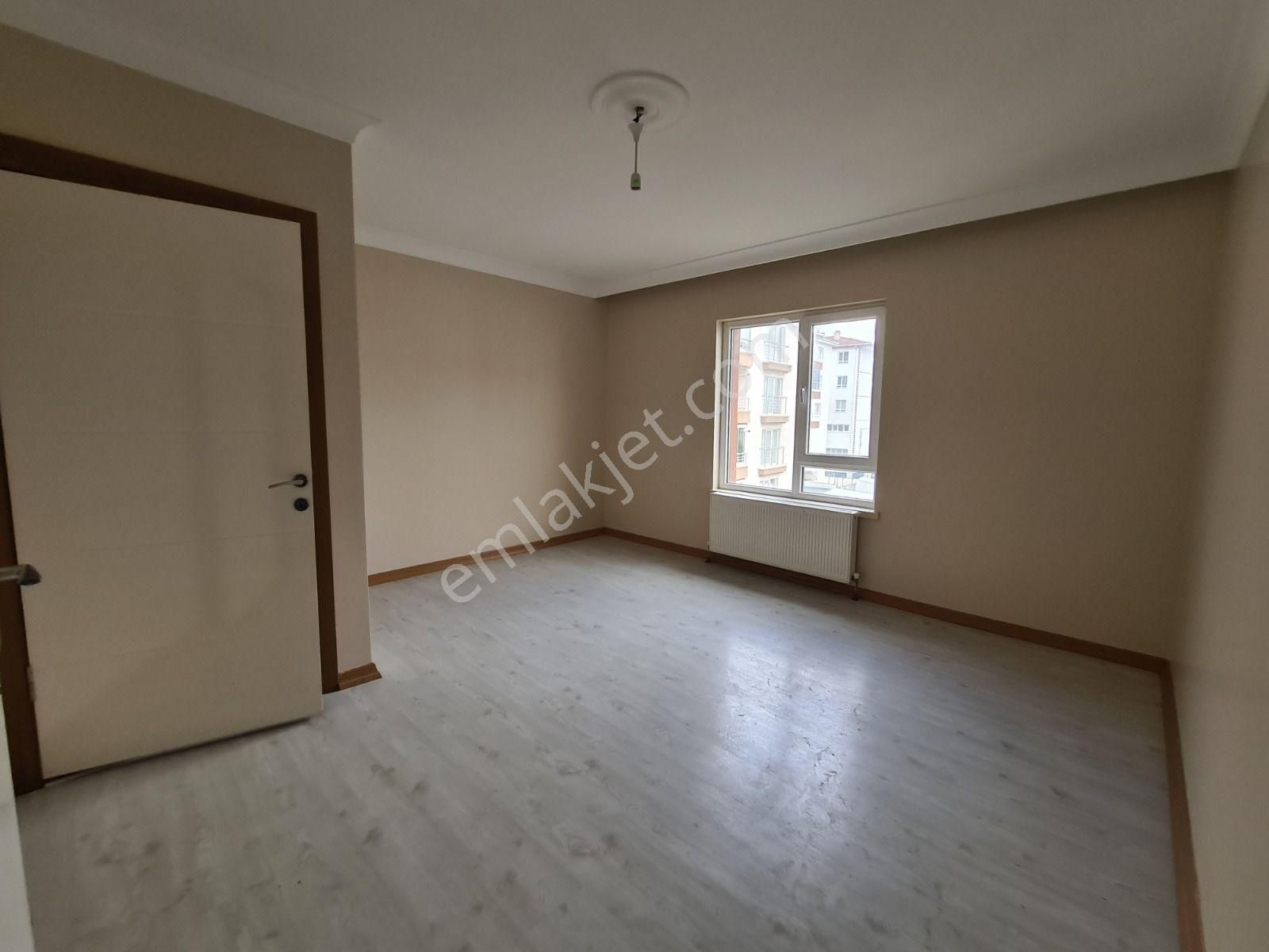 Muhteşem Lokasyon & Emsalsiz Fiyat İle Cadde Üzeri Köşebaşı 4+1 - Görsel 33