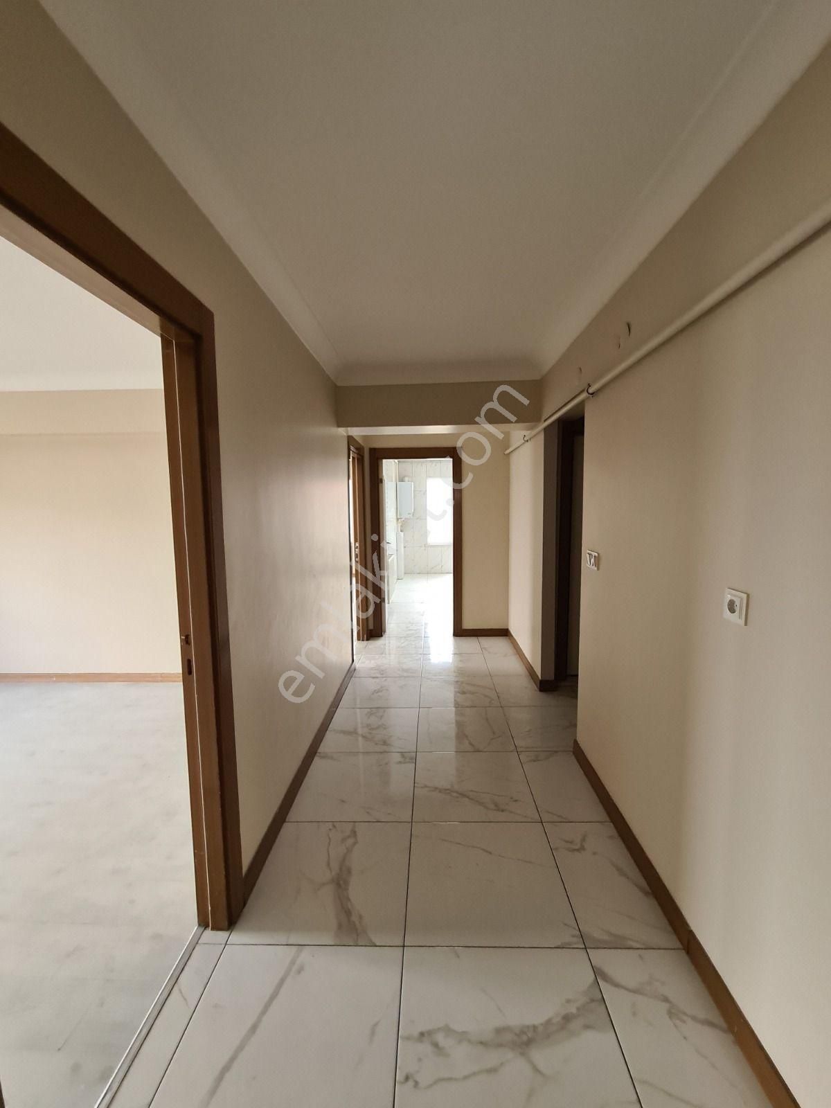 Muhteşem Lokasyon & Emsalsiz Fiyat İle Cadde Üzeri Köşebaşı 4+1 - Görsel 21