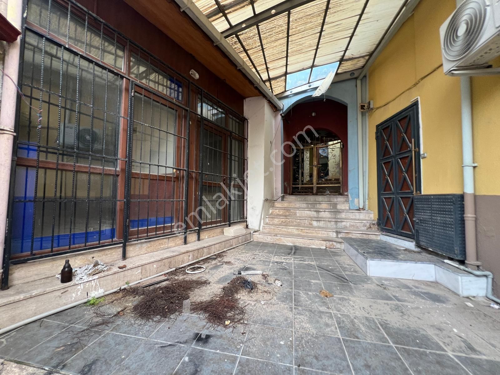 Milas Cumhuriyet Cad Satılık Fırsat İşyeri - Pehlevanlar'dan