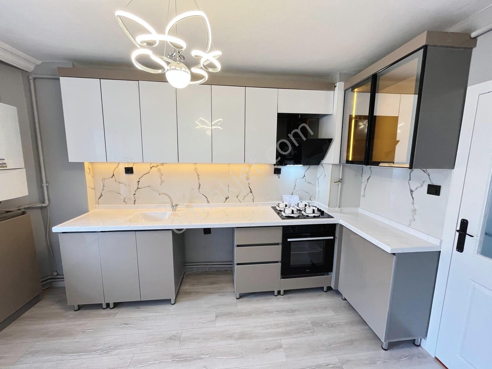 Şentürk Gayrimenkul'den Karapürçek Eyüp Cami Mevk 2. Kat Yapılı - Görsel 24