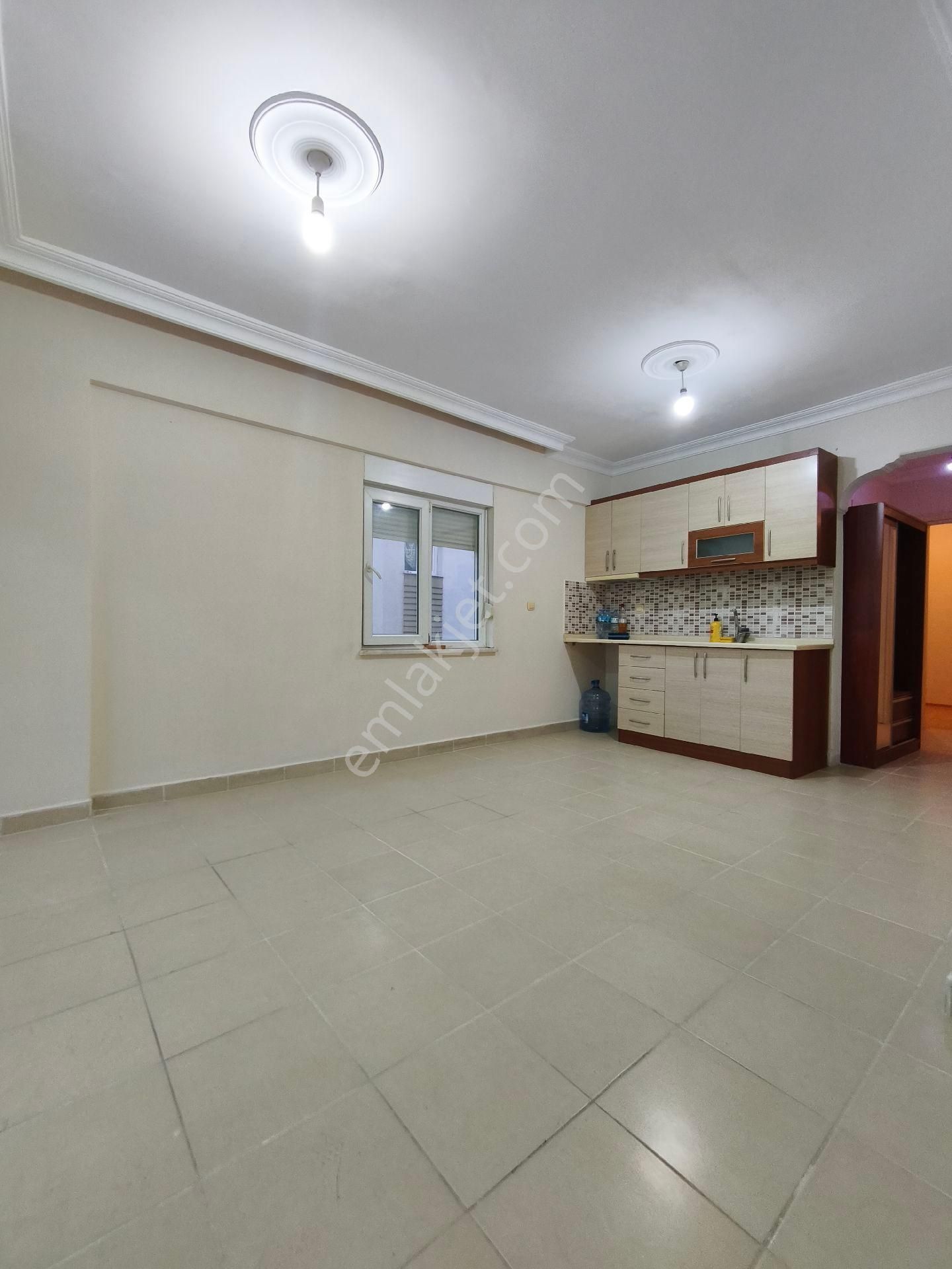 Kuşadası Ege Mah Çarşıya Yakın Kiralık Daire - Görsel 2