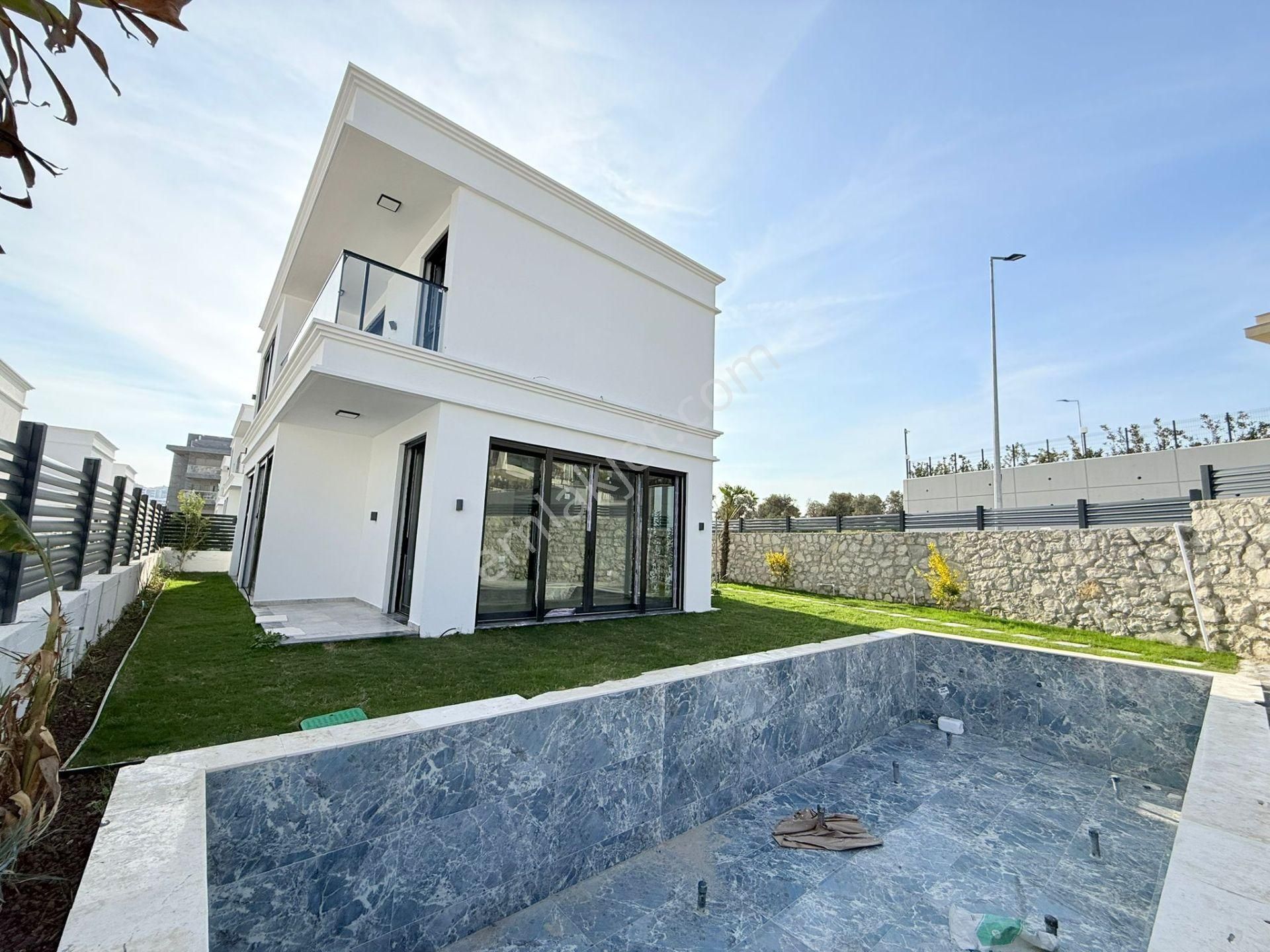 Kusadasında Satılık-özel Havuz/otopark-yerden Isıtma-lüx-500m2 Bahçe-tamamı Müstakil ( Takasa Açık) - Görsel 13