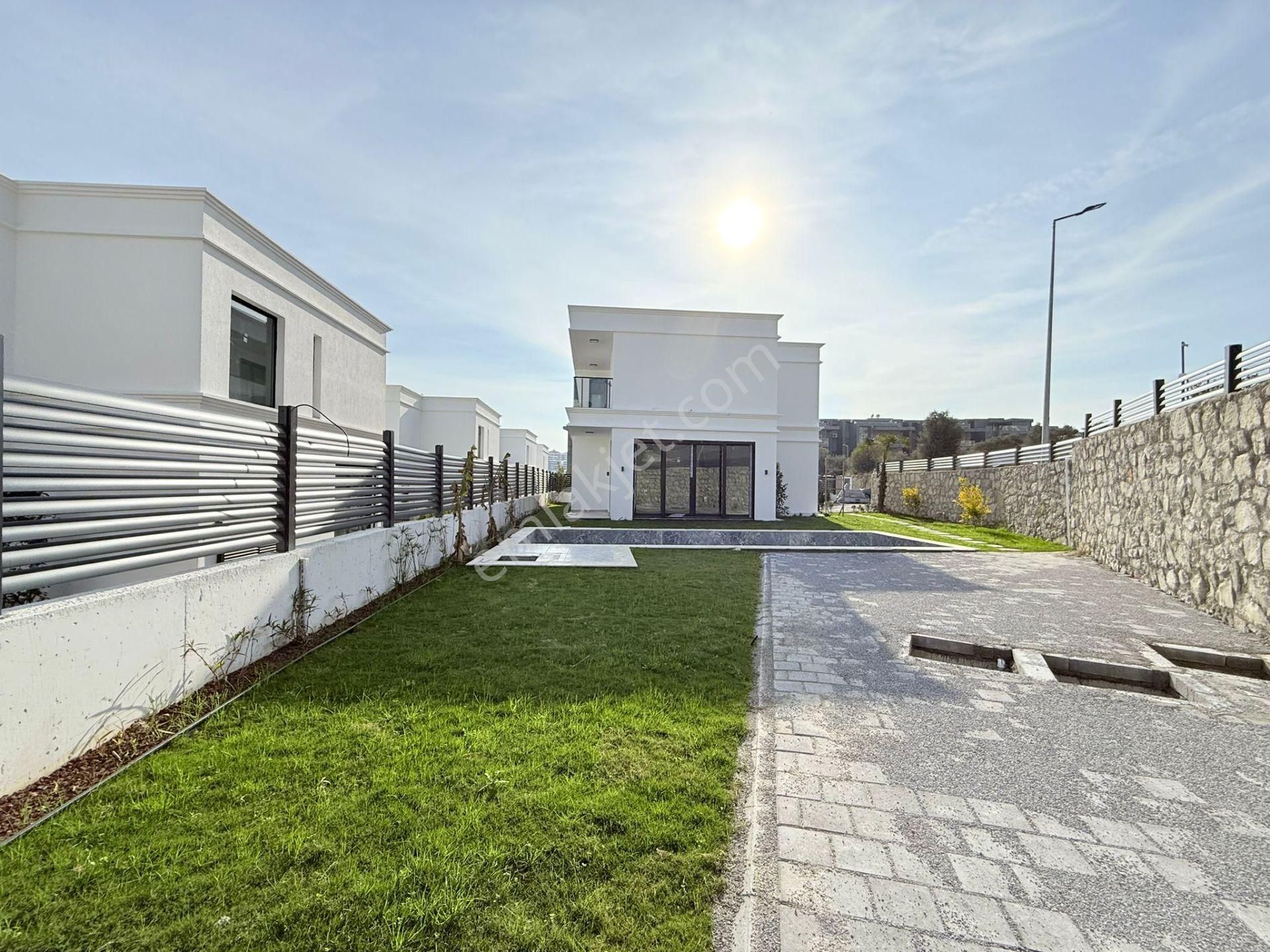 Kusadasında Satılık-özel Havuz/otopark-yerden Isıtma-lüx-500m2 Bahçe-tamamı Müstakil ( Takasa Açık) - Görsel 9