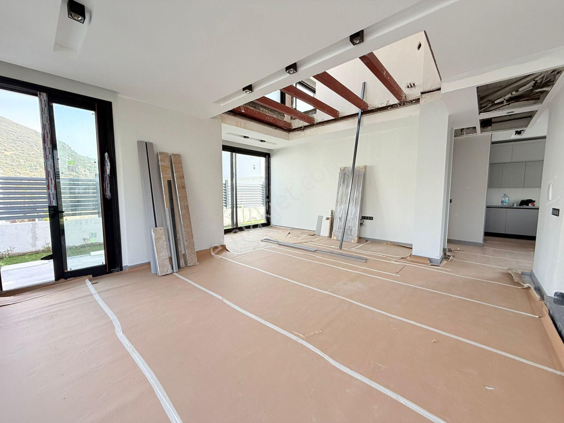 Kusadasında Satılık-özel Havuz/otopark-yerden Isıtma-lüx-500m2 Bahçe-tamamı Müstakil ( Takasa Açık) - Görsel 14