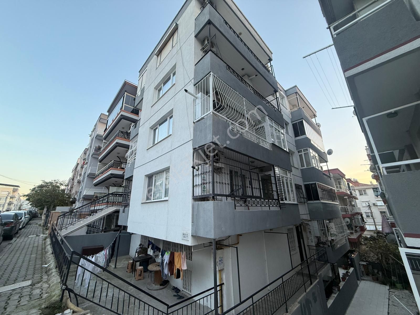 Yiğitler Mahallesinde Arakat, Doğalgazlı, Tadilatlı, 2+1 Daire - Görsel 3