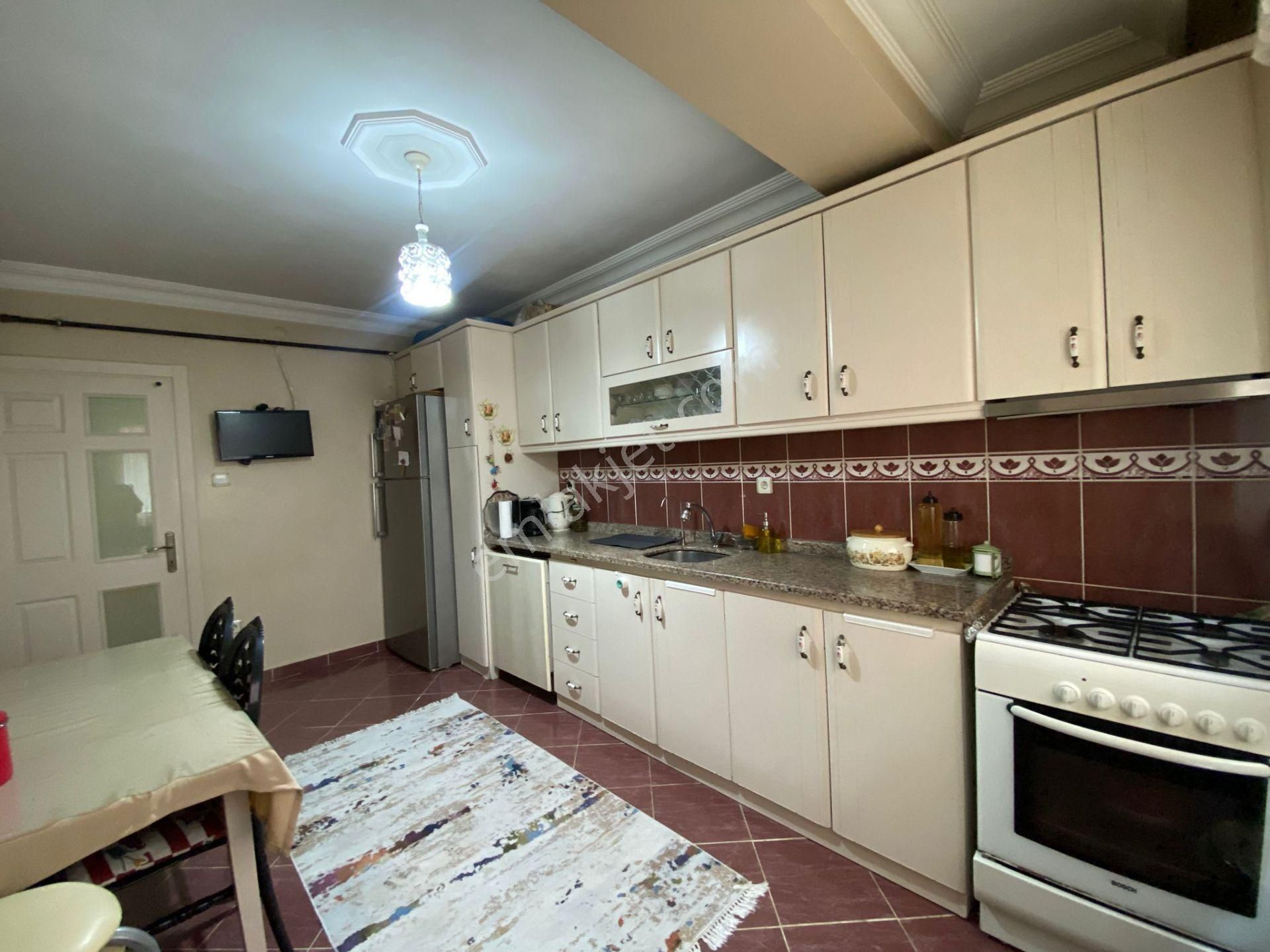 Ümraniye Namık Kemal Mahallesinde Satılık 4+1 Daire - Görsel 5