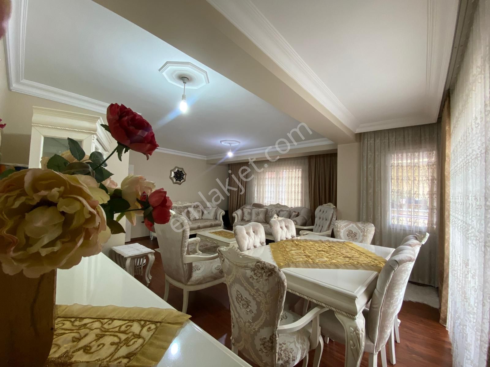 Ümraniye Namık Kemal Mahallesinde Satılık 4+1 Daire - Görsel 2