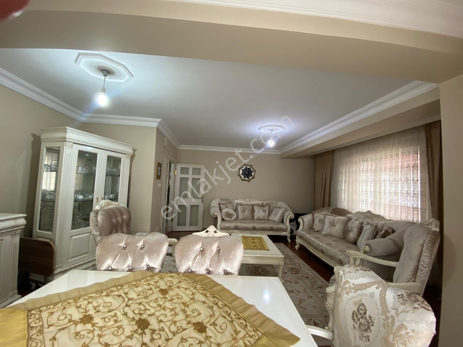 Ümraniye Namık Kemal Mahallesinde Satılık 4+1 Daire - Görsel 3