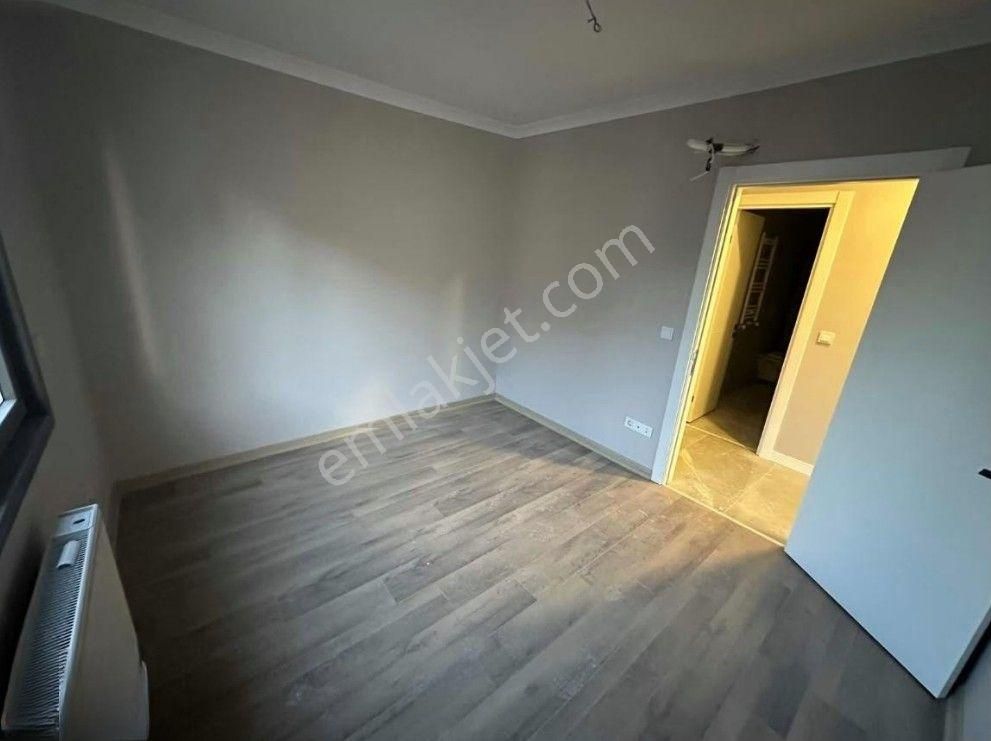 Boş... Erenköy Etemefendideyeni 130 M2 Balkonlu Önü Açık Ferah Ebeveyn Banyo Mevcuttur - Görsel 13