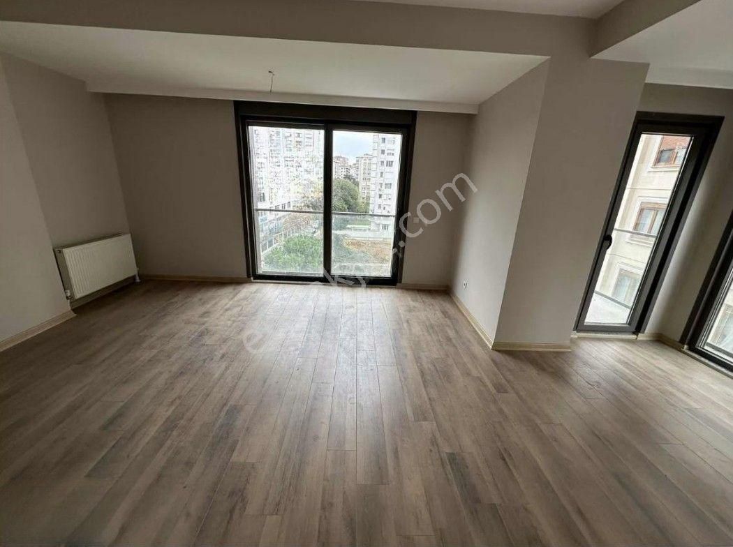 Boş... Erenköy Etemefendideyeni 130 M2 Balkonlu Önü Açık Ferah Ebeveyn Banyo Mevcuttur - Görsel 2