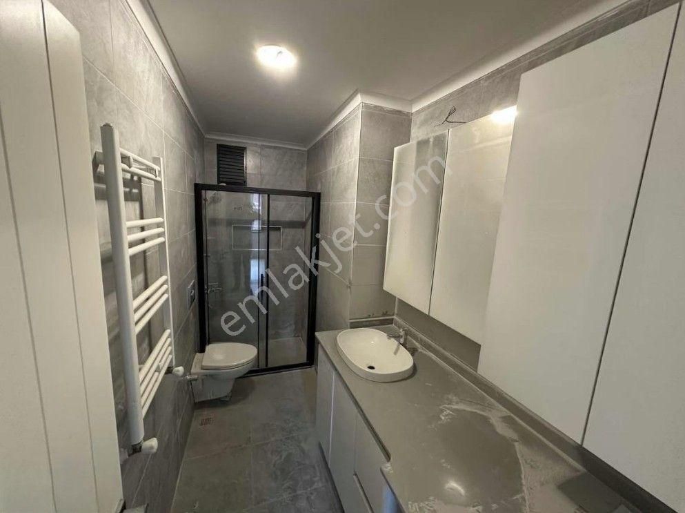 Boş... Erenköy Etemefendideyeni 130 M2 Balkonlu Önü Açık Ferah Ebeveyn Banyo Mevcuttur - Görsel 9