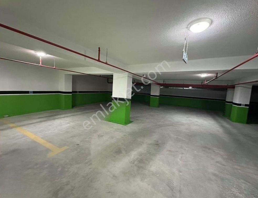 Boş... Erenköy Etemefendideyeni 130 M2 Balkonlu Önü Açık Ferah Ebeveyn Banyo Mevcuttur - Görsel 17