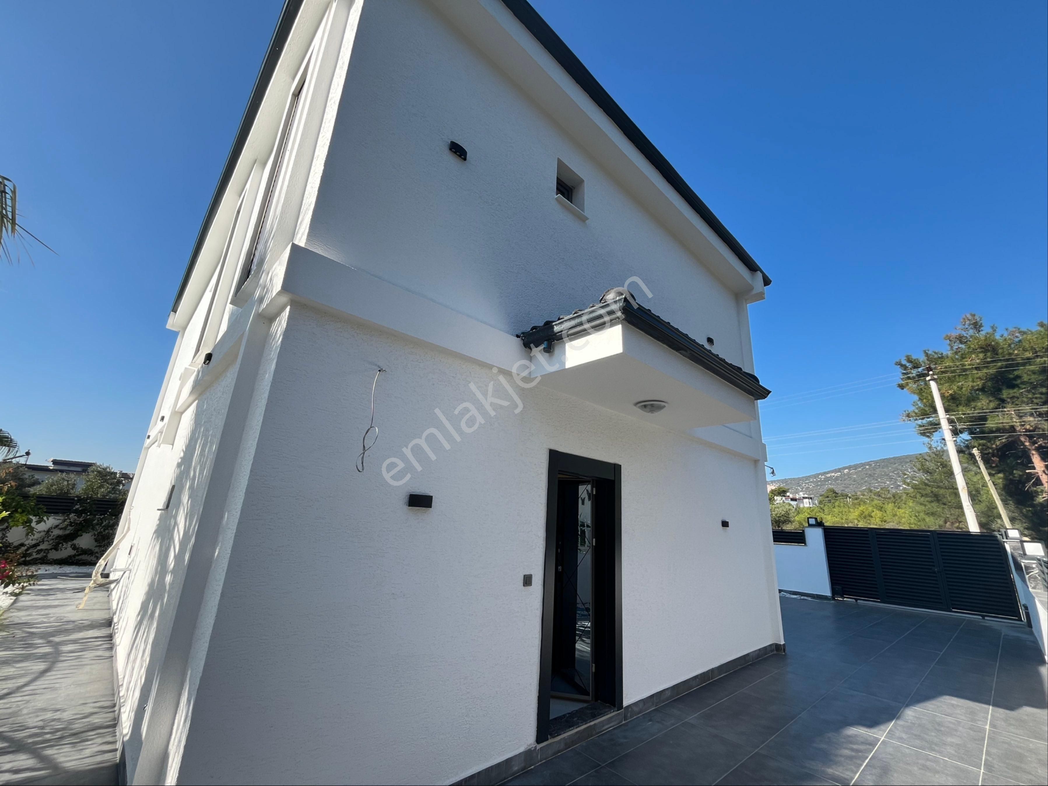 Zirve Gayrimenkul'den Sıfır Tam Mustakil Havuzlu Villa - Görsel 11