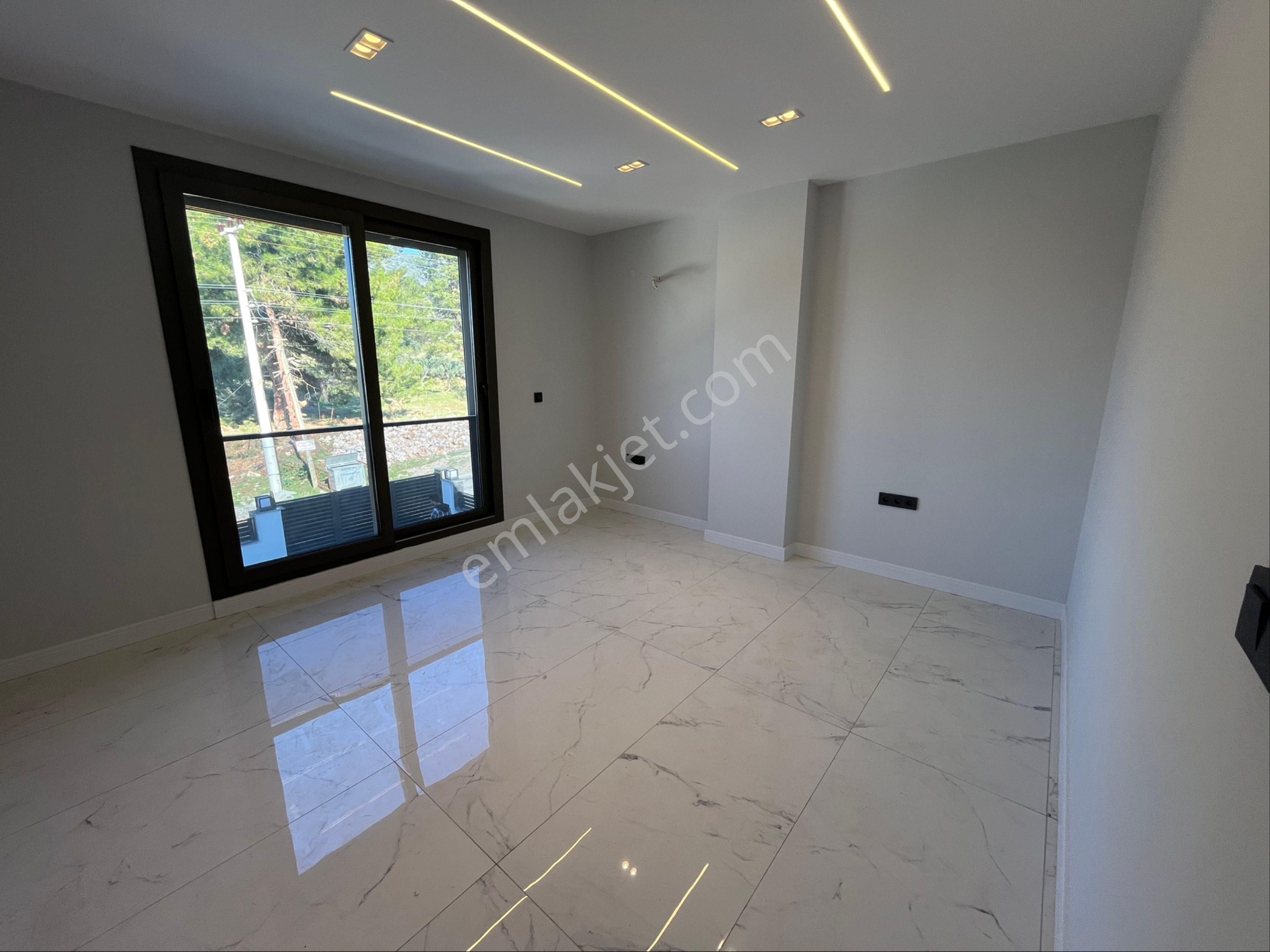 Zirve Gayrimenkul'den Sıfır Tam Mustakil Havuzlu Villa - Görsel 24