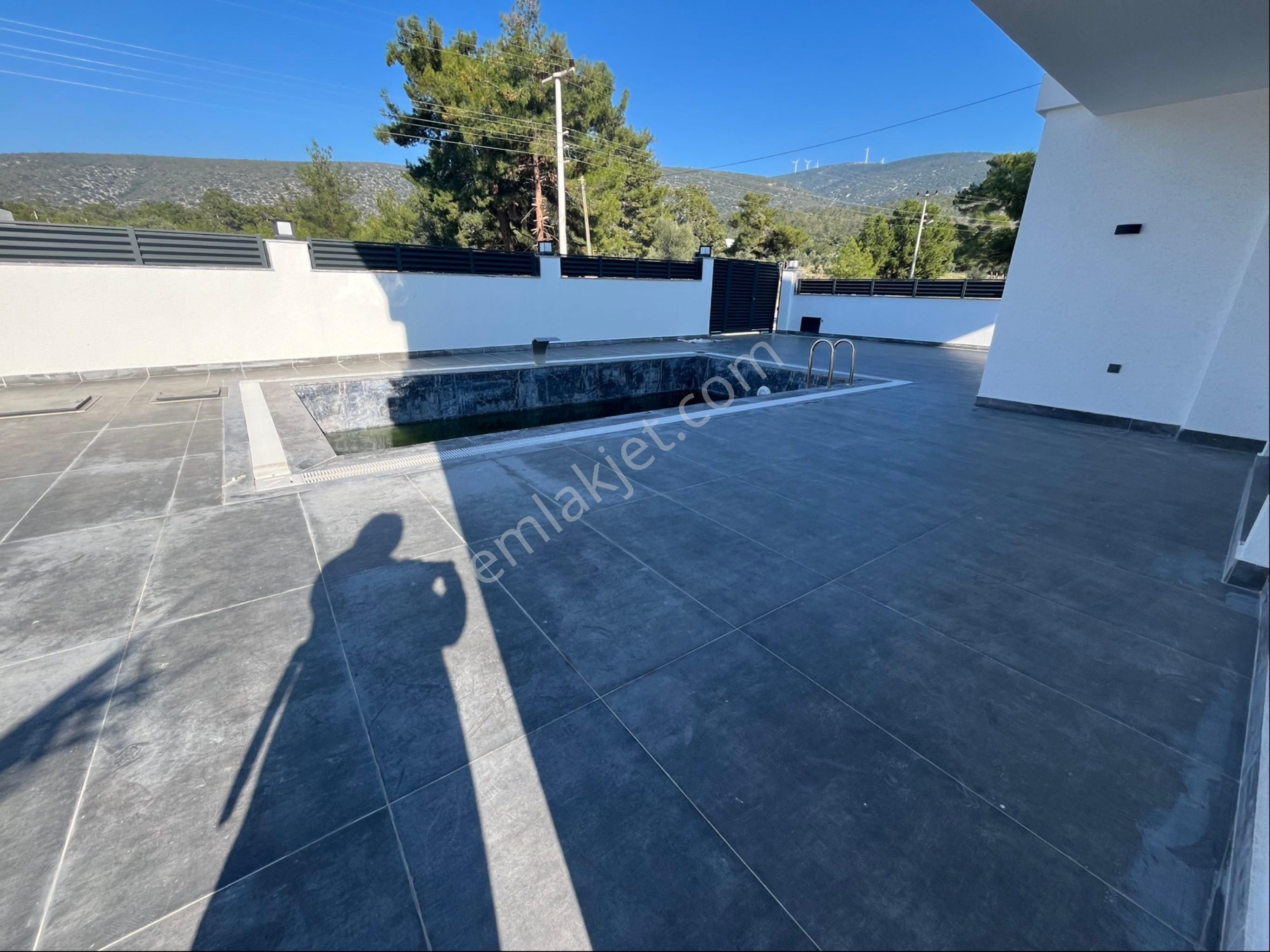 Zirve Gayrimenkul'den Sıfır Tam Mustakil Havuzlu Villa - Görsel 4