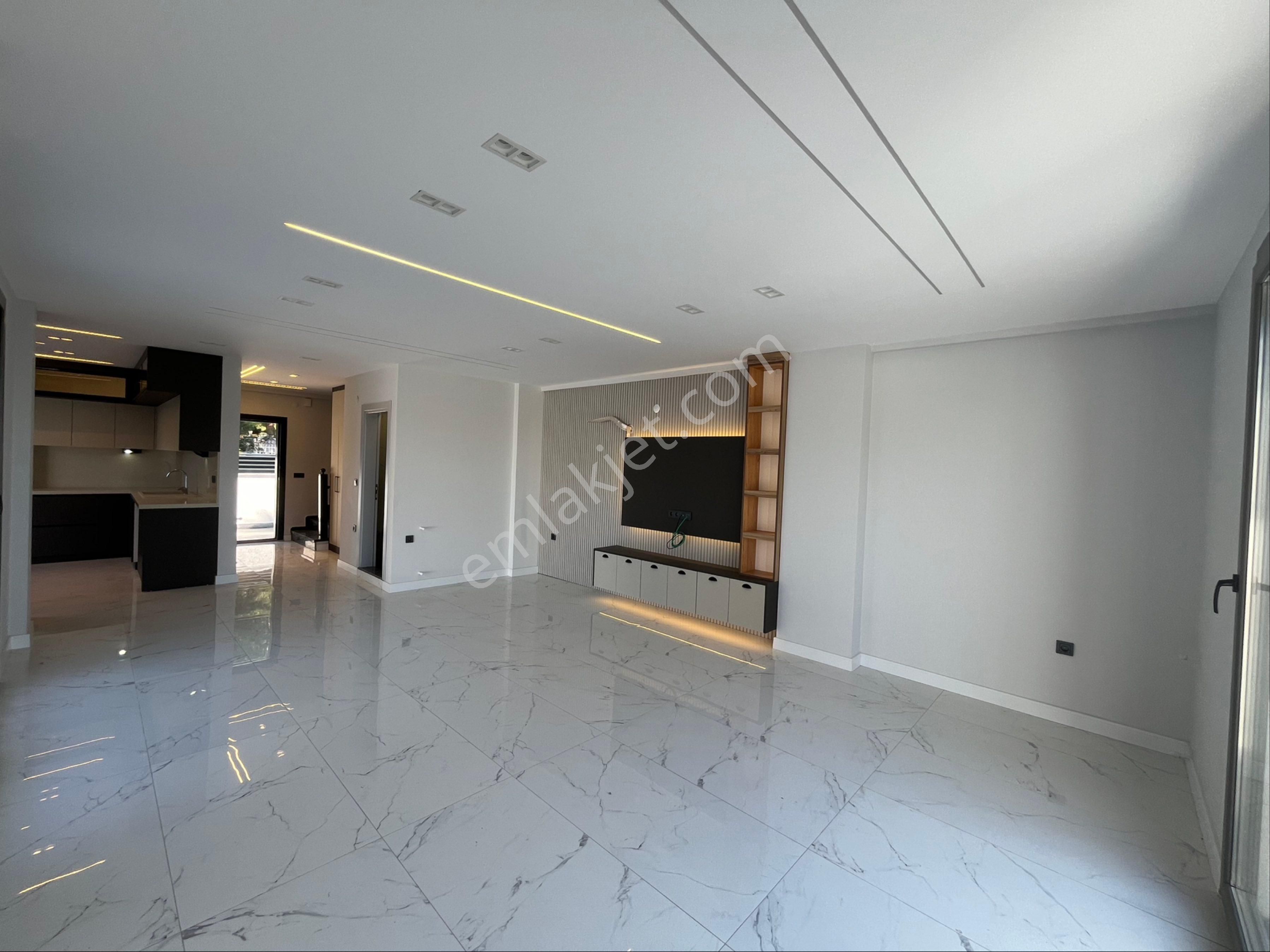 Zirve Gayrimenkul'den Sıfır Tam Mustakil Havuzlu Villa - Görsel 16