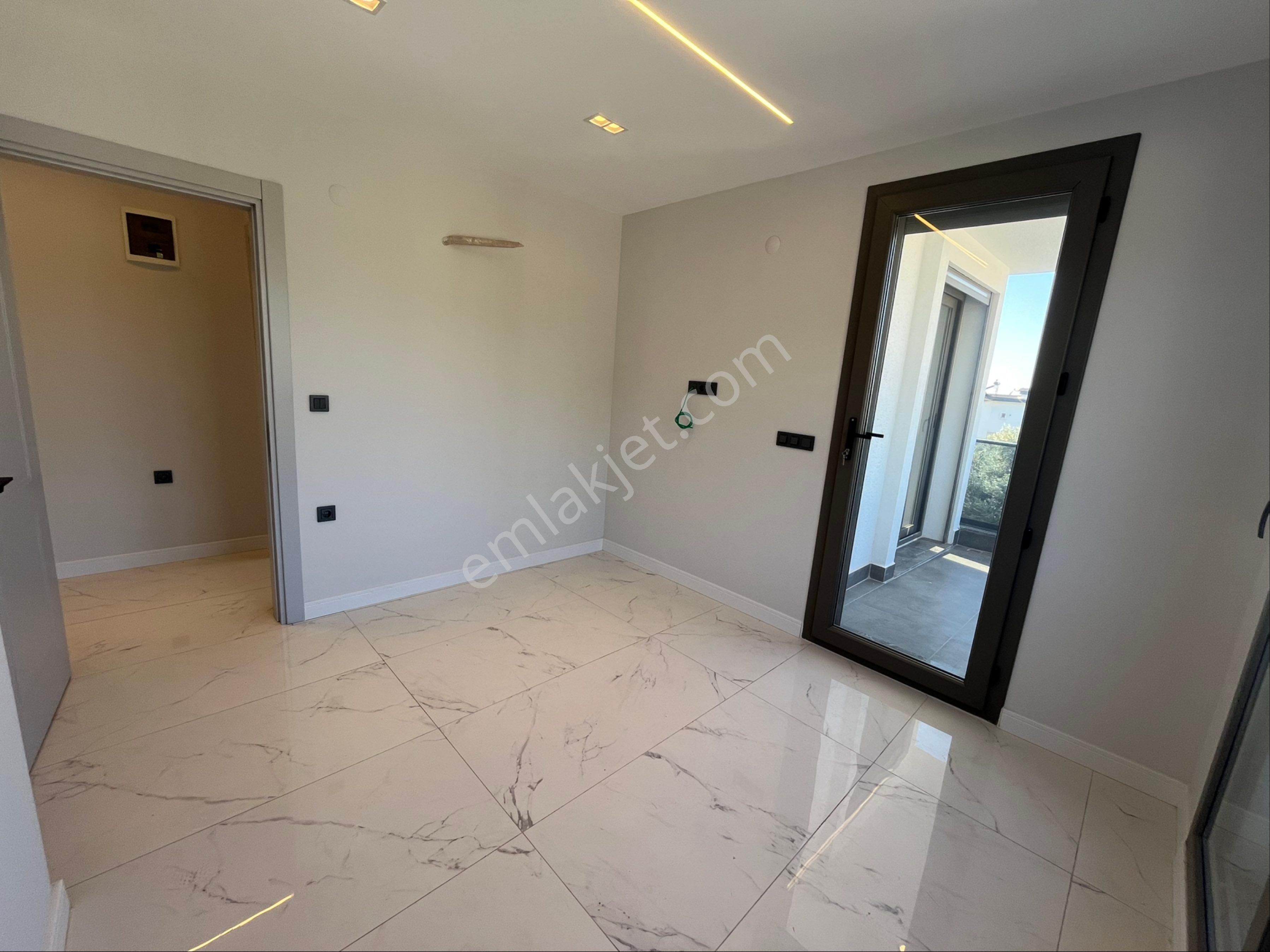 Zirve Gayrimenkul'den Sıfır Tam Mustakil Havuzlu Villa - Görsel 29