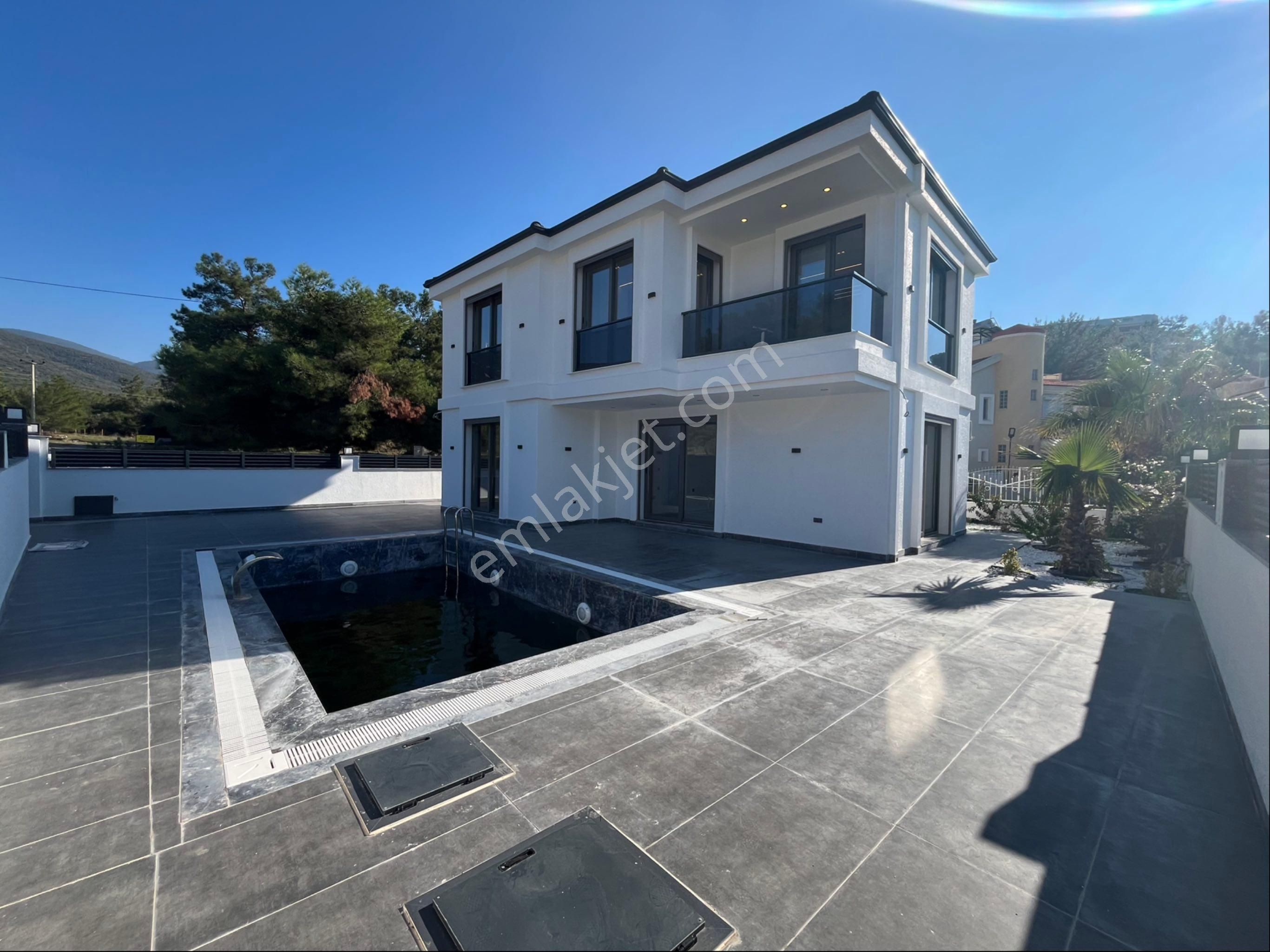 Zirve Gayrimenkul'den Sıfır Tam Mustakil Havuzlu Villa - Görsel 2