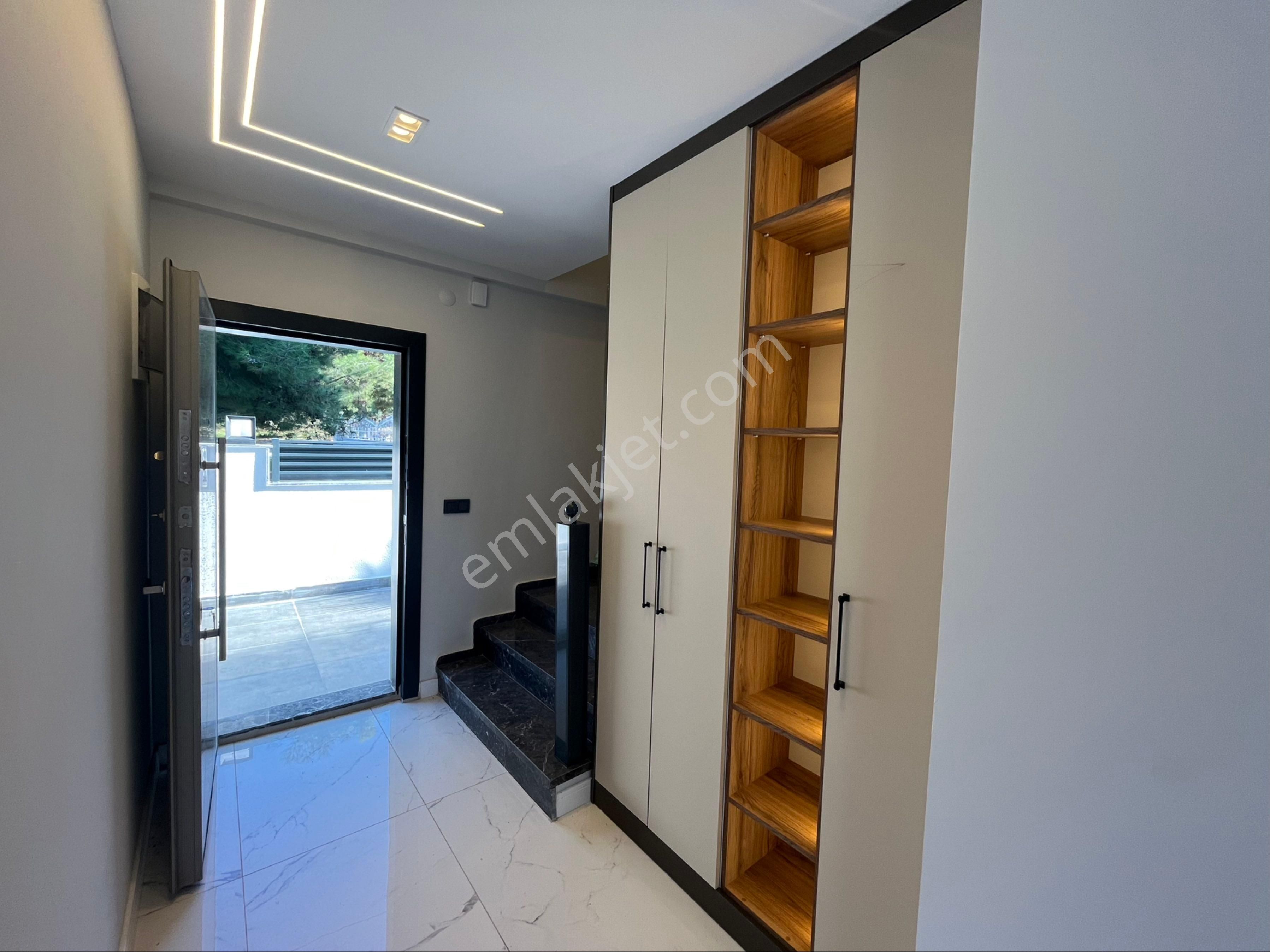 Zirve Gayrimenkul'den Sıfır Tam Mustakil Havuzlu Villa - Görsel 13