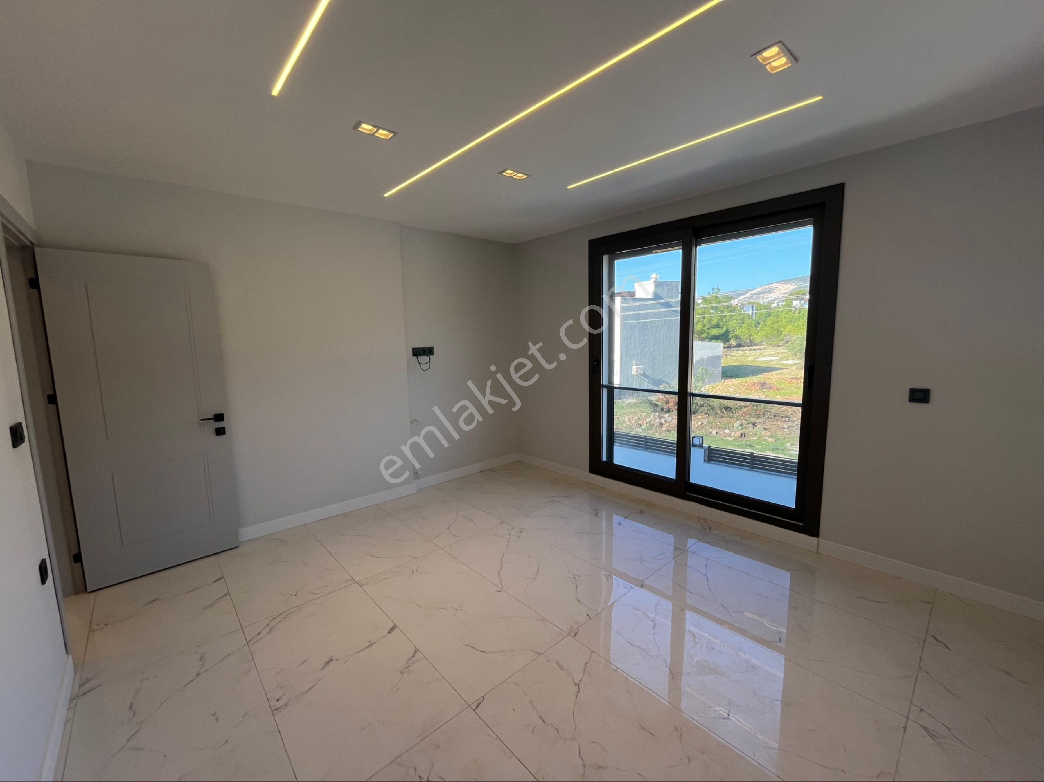 Zirve Gayrimenkul'den Sıfır Tam Mustakil Havuzlu Villa - Görsel 25