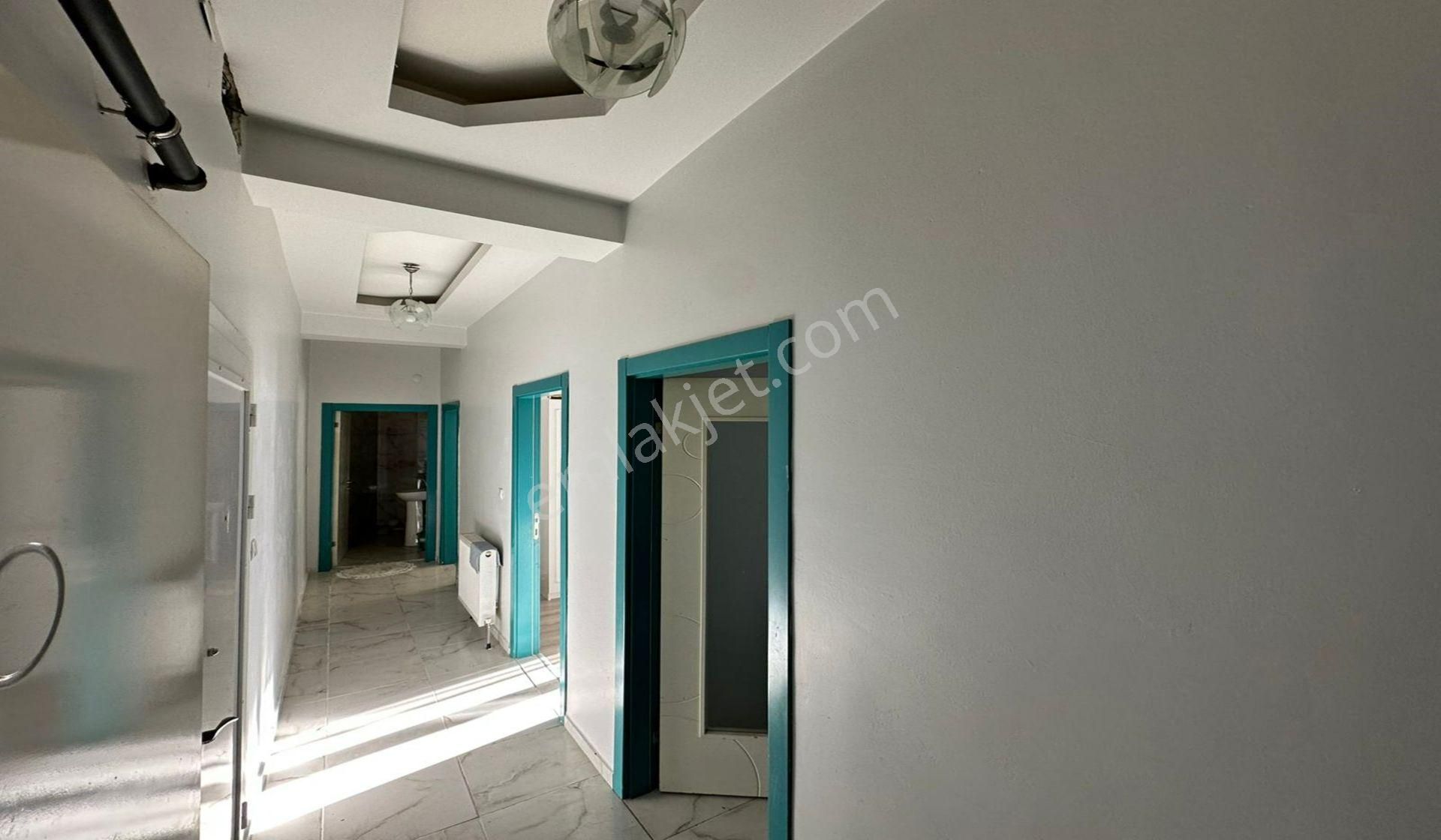 Kanunide Yüksek Giriş Eşyalı Kiralık Daire - Görsel 19