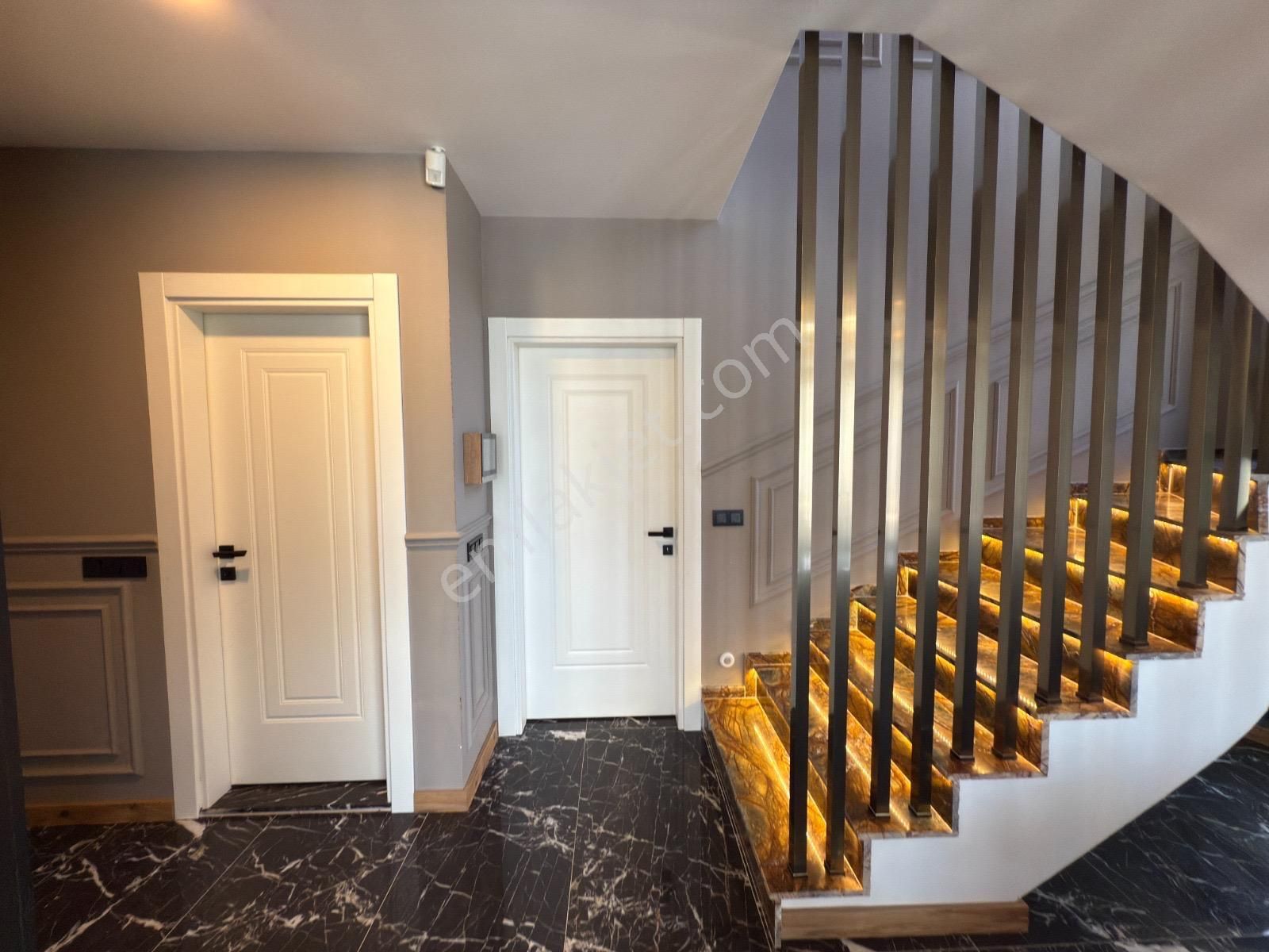 Kusadasında Satılık-özel Havuz/otopark-yerden Isıtma-lüx-480 M2 Bahçe-full Esyalı-tamamı Müstakil - Görsel 15